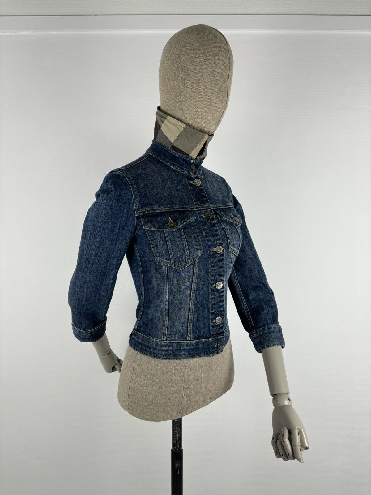 Burberry BRIT Nova Check Trim Denim Blue Trucker Buttons Jacket Jean Crop Bomber Size S / US 4 / IT 40 - 6 Thumbnail