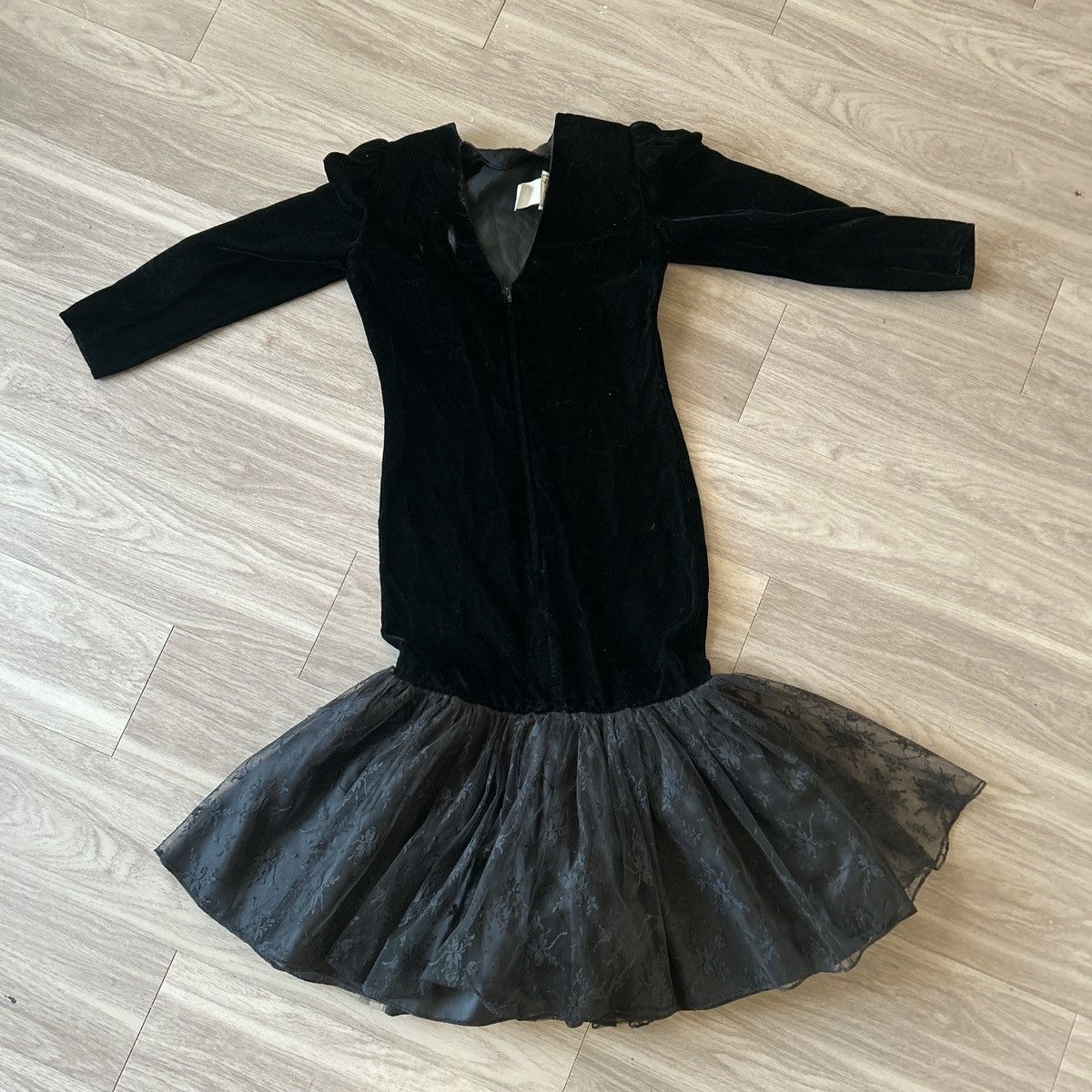 Vintage Goth 80s Velvet Dress w/Tulle Size XS / US 0-2 / IT 36-38 - 2 Thumbnail
