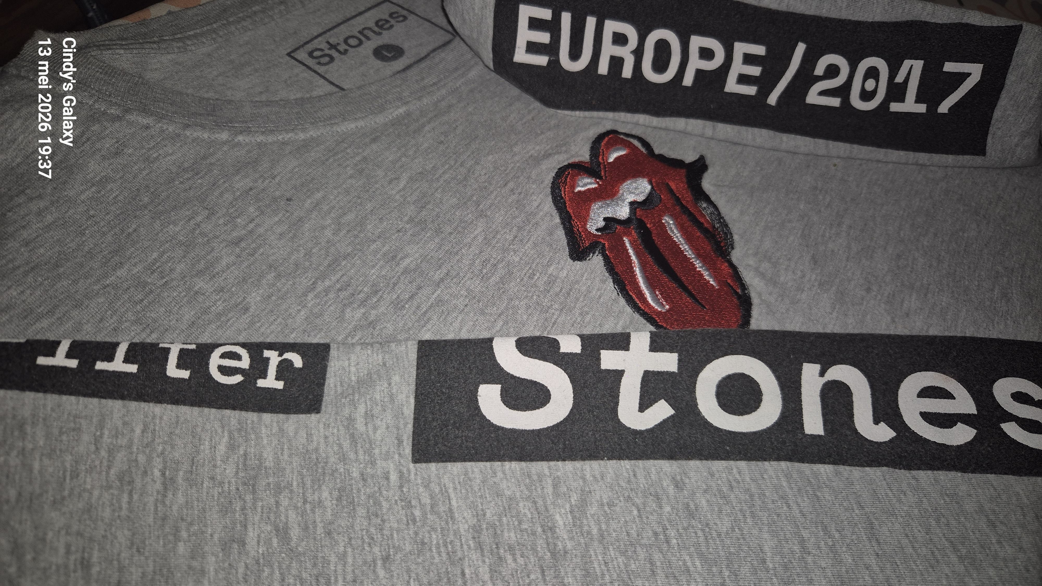 The Rolling Stones Rolling Stones No Filter 2017 Crew Shirt Embroidered Tongue Size US L / EU 52-54 / 3 - 6 Thumbnail
