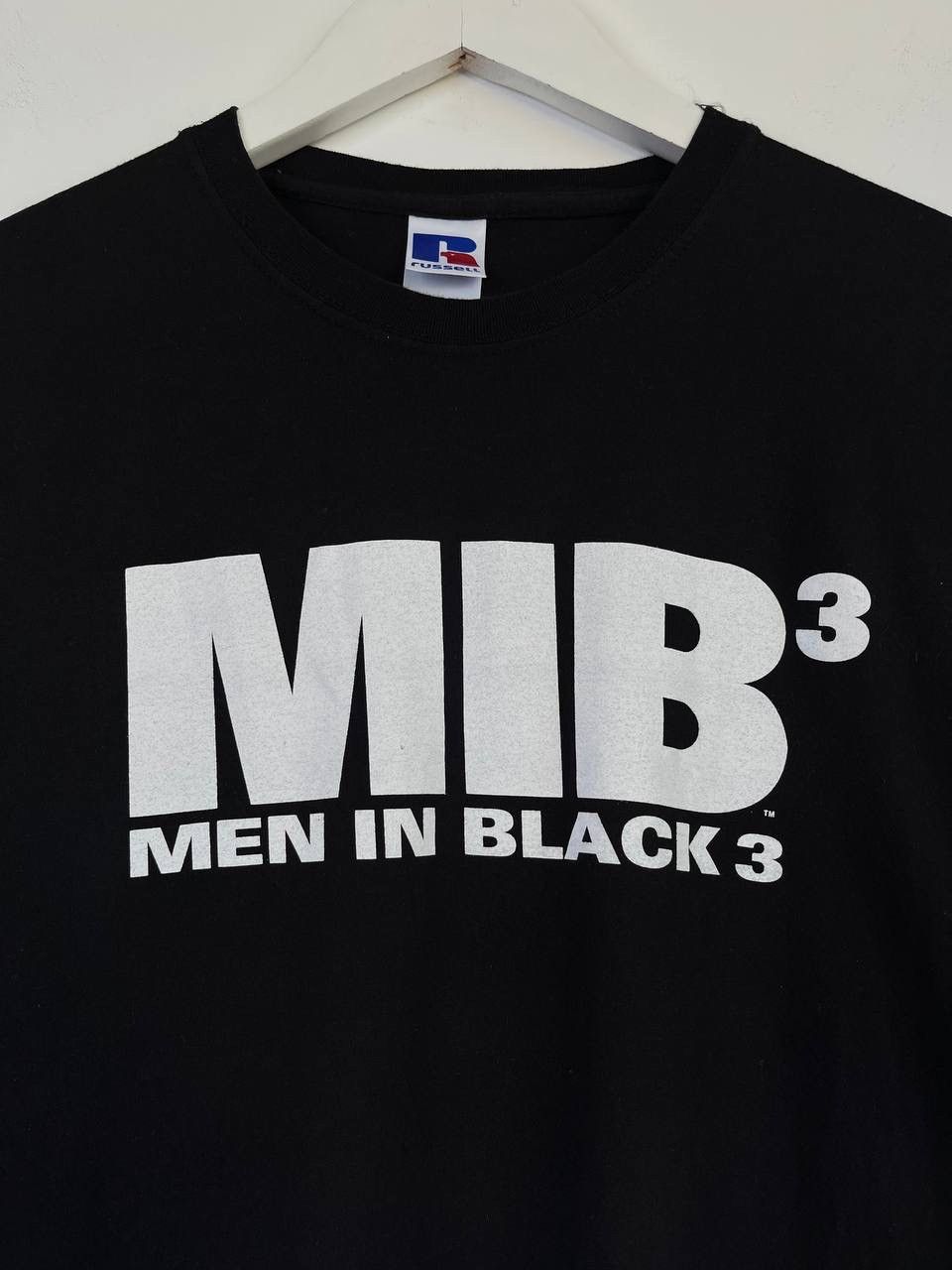 Other Vintage Russell Men In Black 3 Black Promo Tee Size US L / EU 52-54 / 3 - 2 Thumbnail
