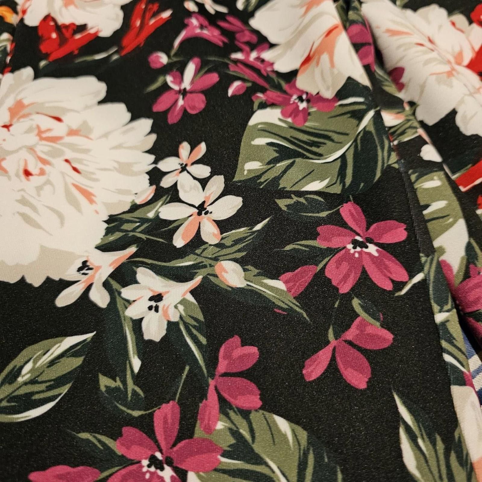 Designer Alexia Admor Women's Floral Print Pants Size 26" / US 2 / IT 38 - 3 Thumbnail