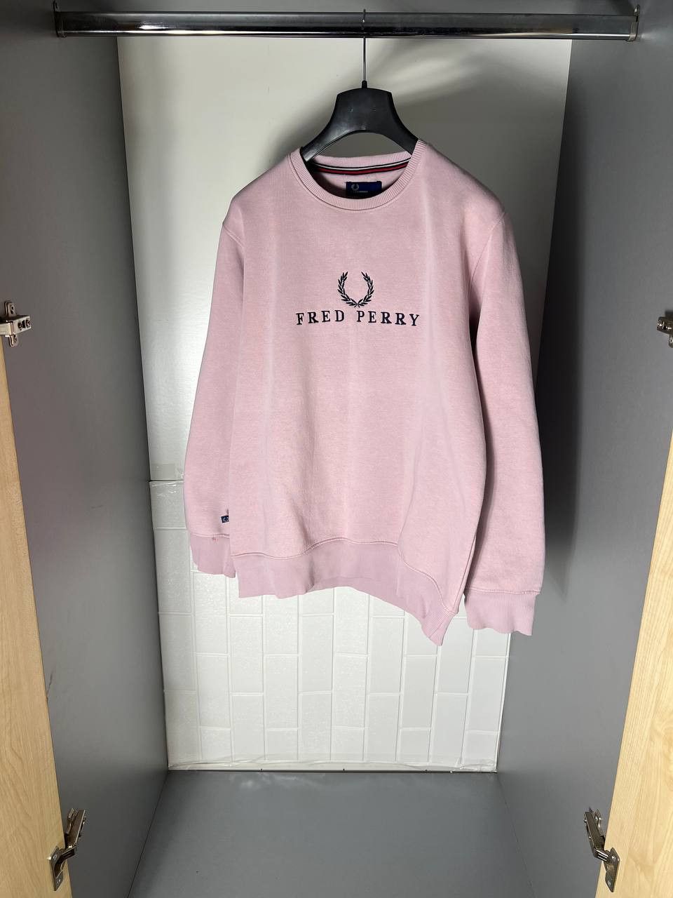 Fred Perry VINTAGE FRED PERRY BIG LOGO SWEATSHIRT CASUAL Y2K 90s Size US XL / EU 56 / 4 - 4 Thumbnail
