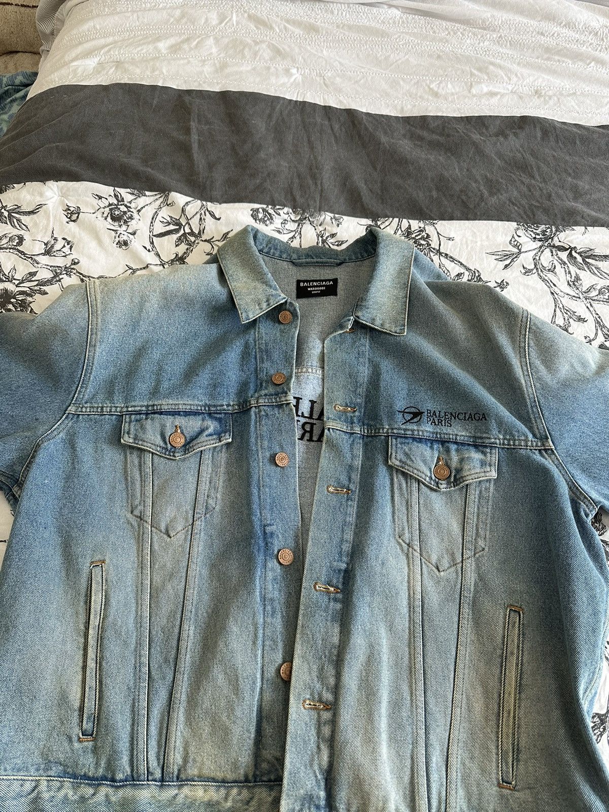 Balenciaga Balenciaga Oversized Denim Jacket Size US S / EU 44-46 / 1 - 2 Thumbnail