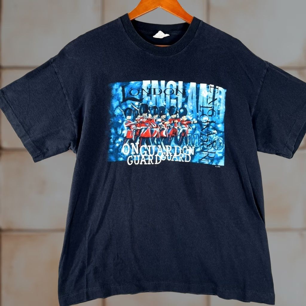 Vintage VINTAGE London England Shirt Mens XL Black Guard Graphic Screen Stars 90s Size US XL / EU 56 / 4 - 1 Thumbnail