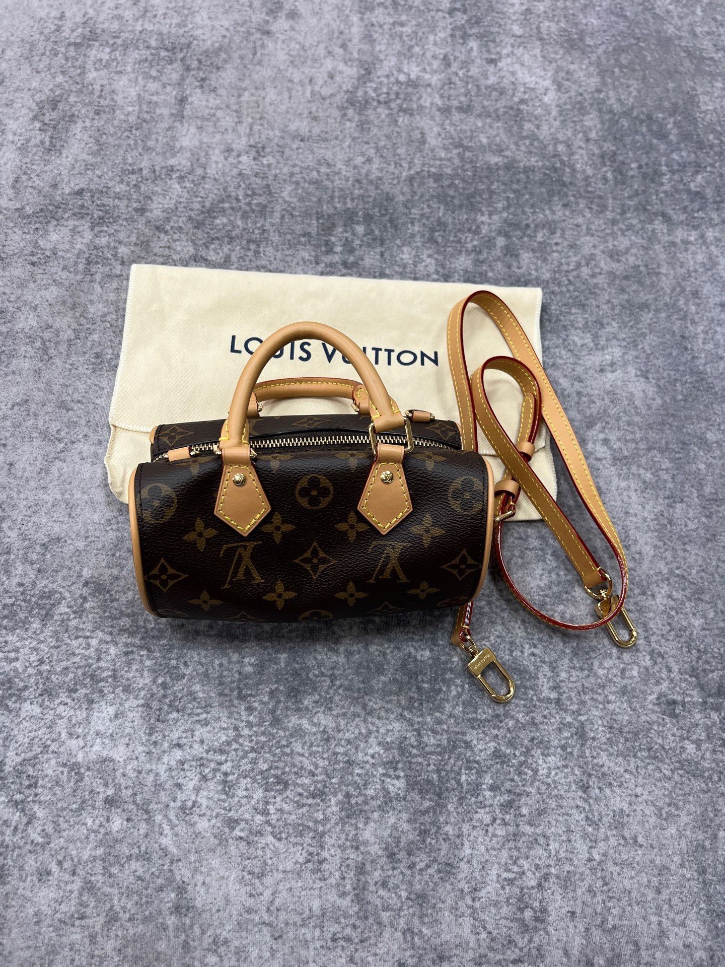 Louis Vuitton Louis Vuitton Speedy Nano Heart Handbag Size ONE SIZE - 1 Thumbnail