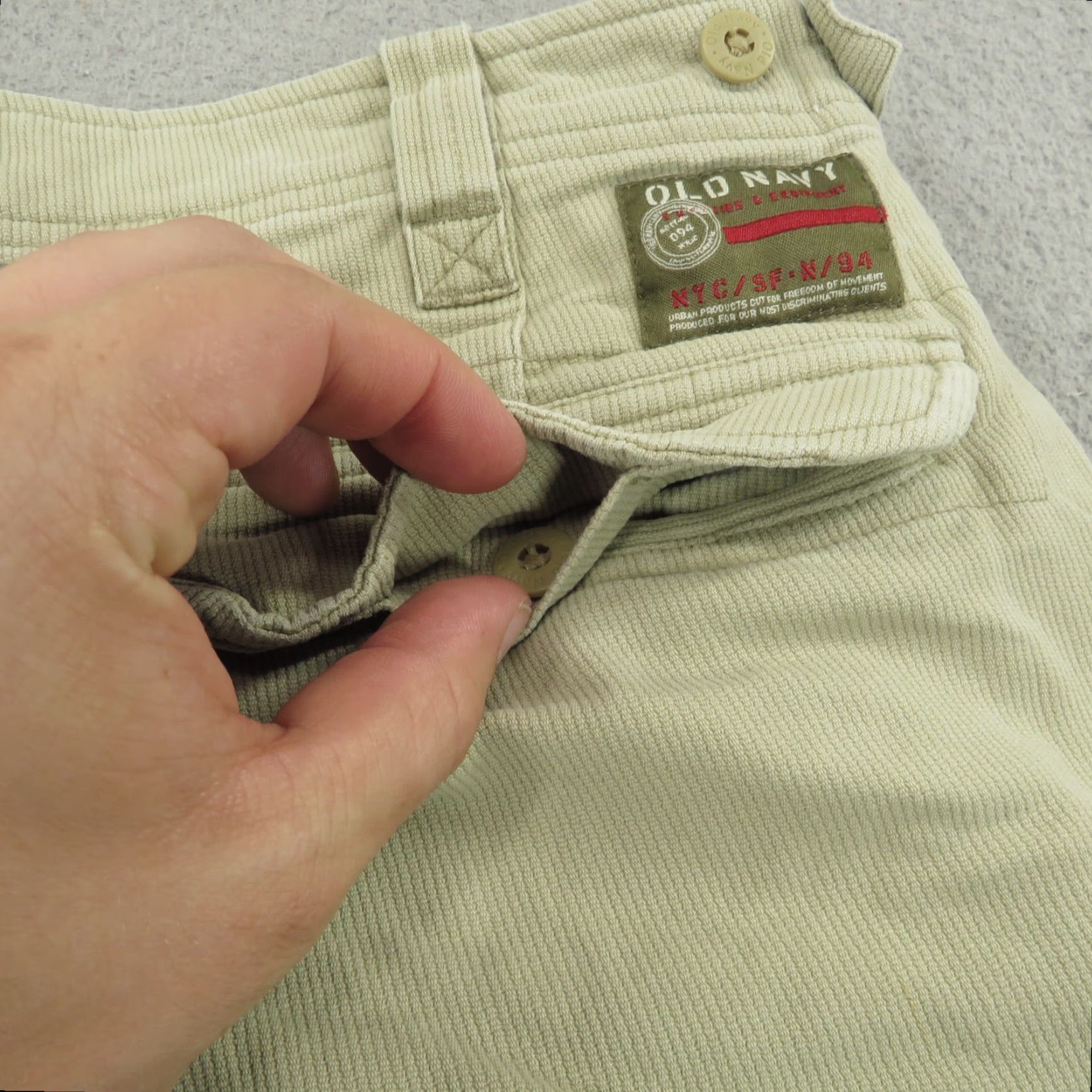 Old Navy VINTAGE Old Navy Baggy Cargo Pants Men 32 Corduroy 5-Pocket 10 Leg Opening Wide-Leg Beige 90s Grunge Hip Hop USA Mens Size US 32 / EU 48 - 6 Thumbnail