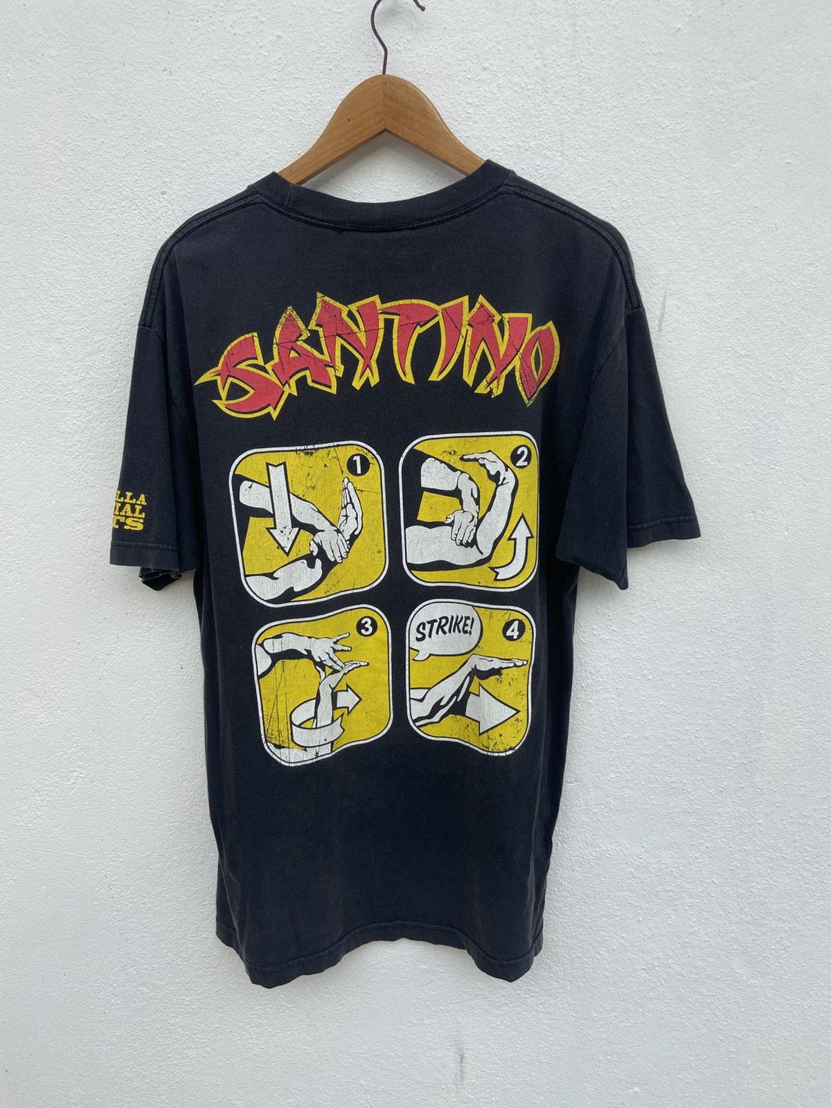 WWE 🔥 Vintage y2k Vintage WWE Santino Marella Cobra t shirt Size US L / EU 52-54 / 3 - 3 Thumbnail