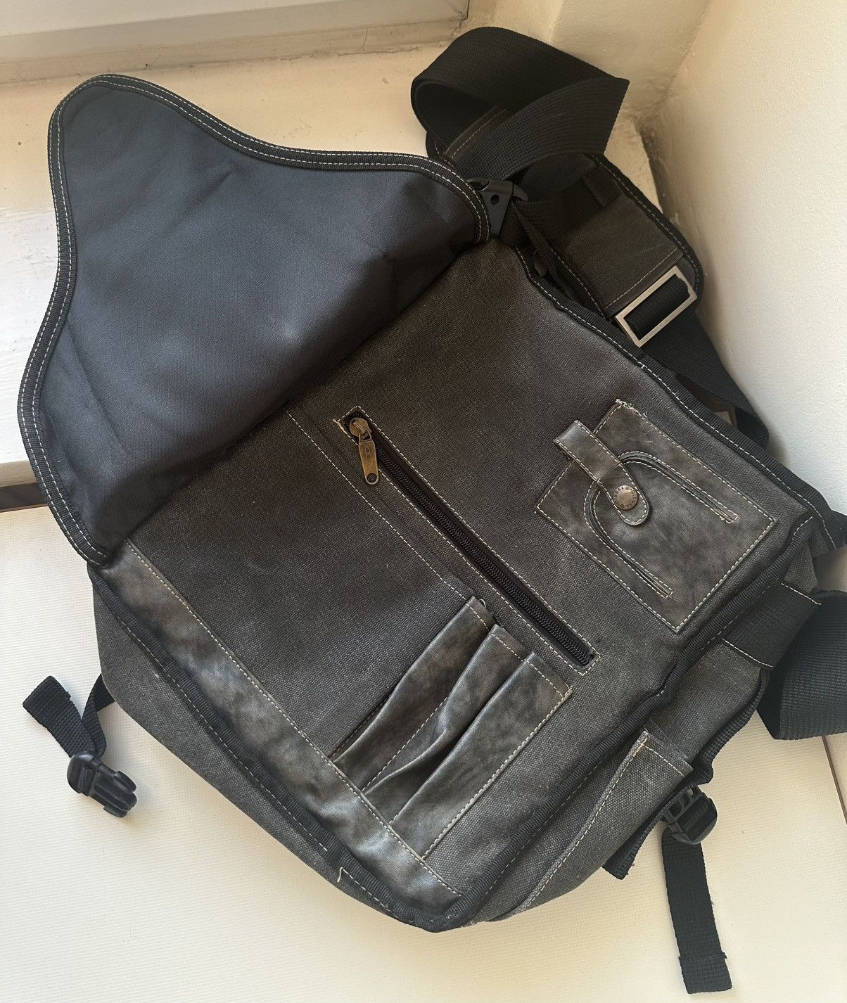 Diesel Diesel Spare Parts 90s leather crossbody bag avantgarde Size ONE SIZE - 3 Thumbnail