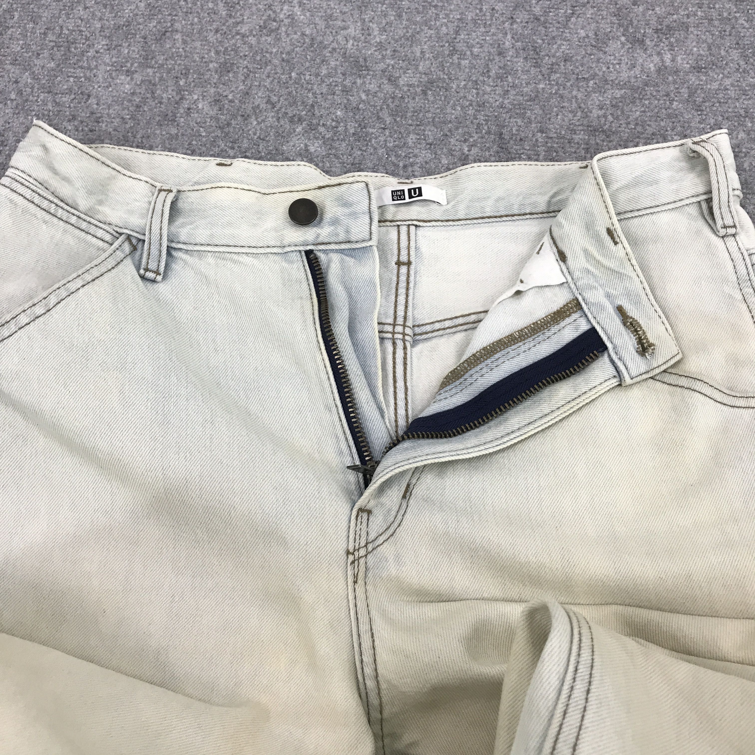 Christophe Lemaire × Uniqlo LEMAIRE X UNIQLO LIGHT WASH DISTRESSED JEANS Size US 30 / EU 46 - 7 Thumbnail