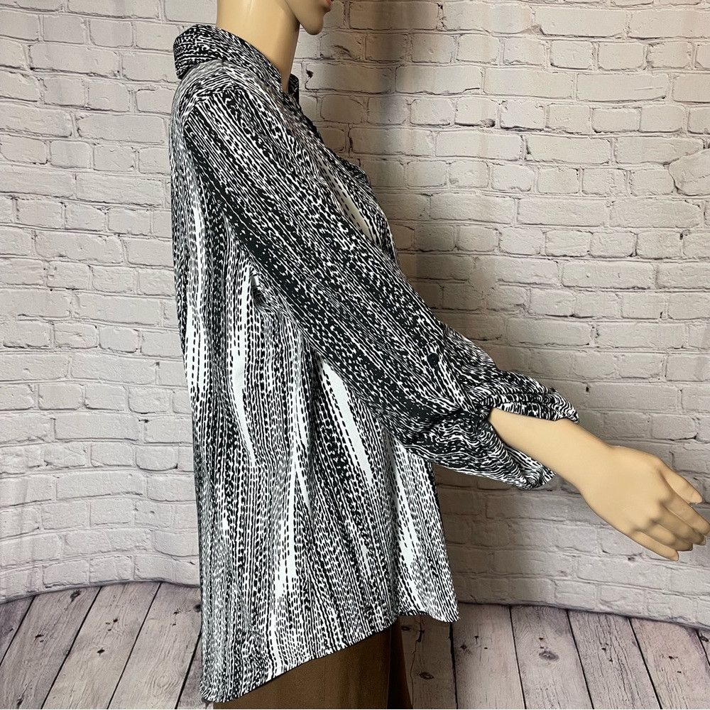 Chicos Chico's Black White V-Neck 3/4 Sleeve Blouse Size 1 US M Size M / US 6-8 / IT 42-44 - 2 Thumbnail