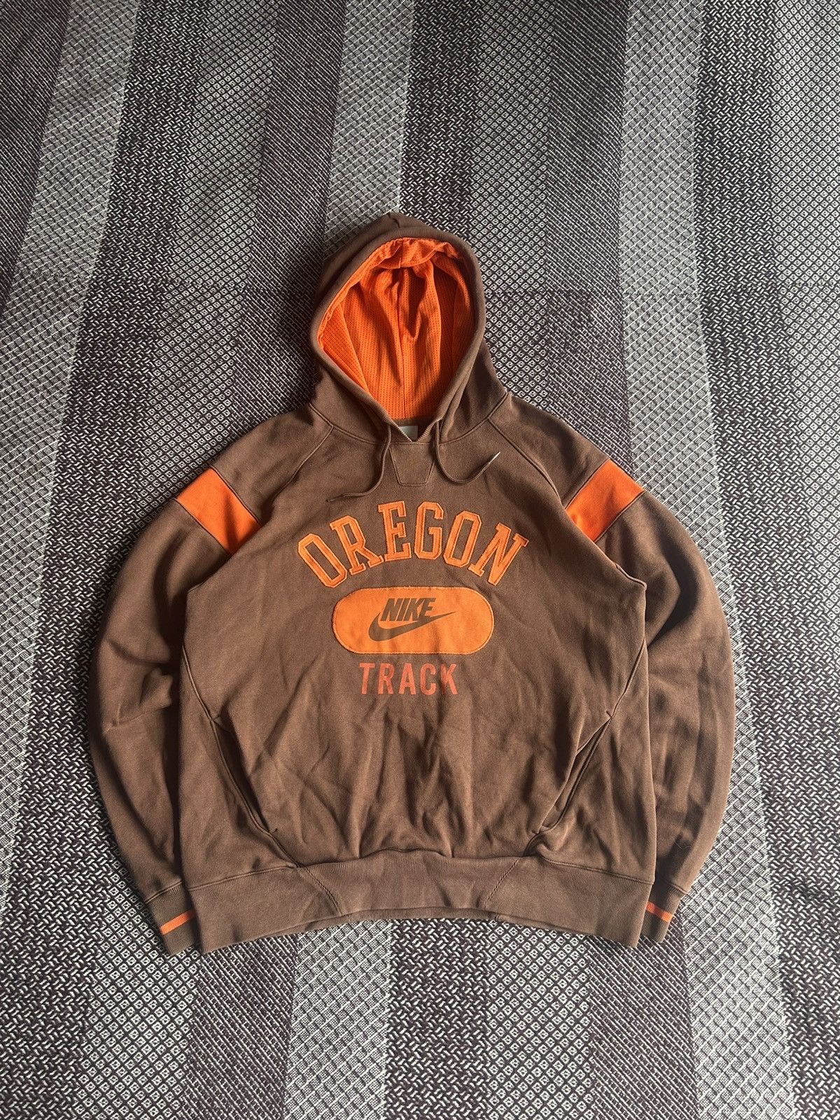 Nike × Vintage Vintage Nike Oregon Big Logo Hoodie Streetwear Style Size M Size US M / EU 48-50 / 2 - 1 Thumbnail
