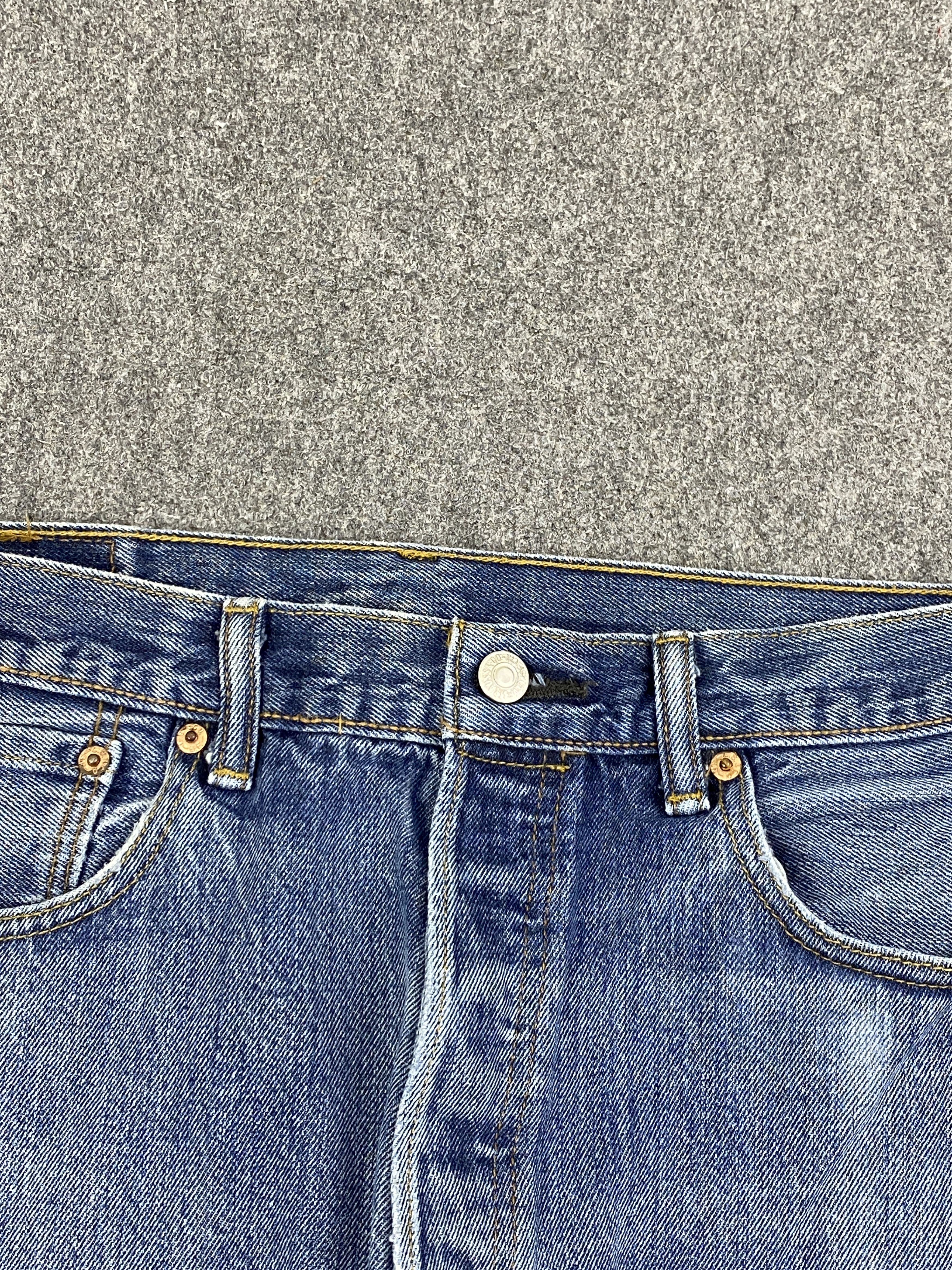 Levi's × Vintage Vintage Levi's 501 Blue Faded Jeans DP2807 Size US 34 / EU 50 - 11 Thumbnail