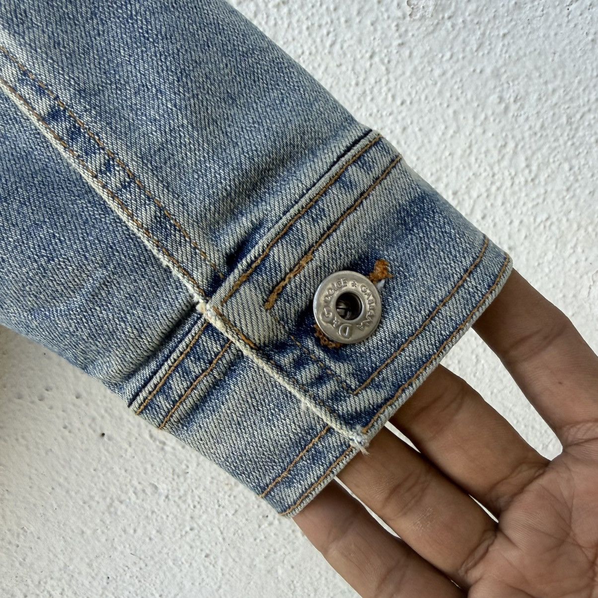 Dolce & Gabbana D&G Distressed Denim Jacket Light Wash Vintage Size XS / US 0-2 / IT 36-38 - 16 Thumbnail