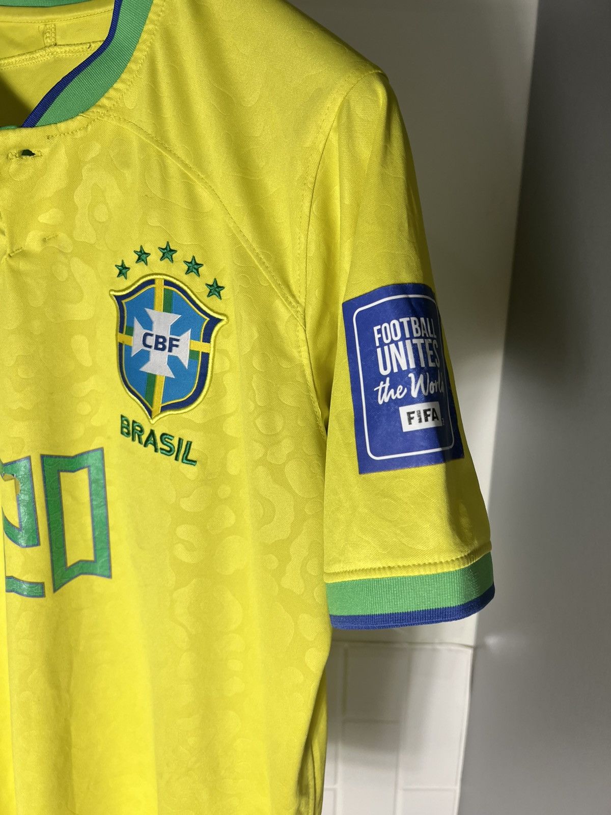 Vintage VERY RARE NIKE BRAZIL SOCCER JERSEY RETRO BLOKECORE Y2K 90s Size US M / EU 48-50 / 2 - 7 Thumbnail