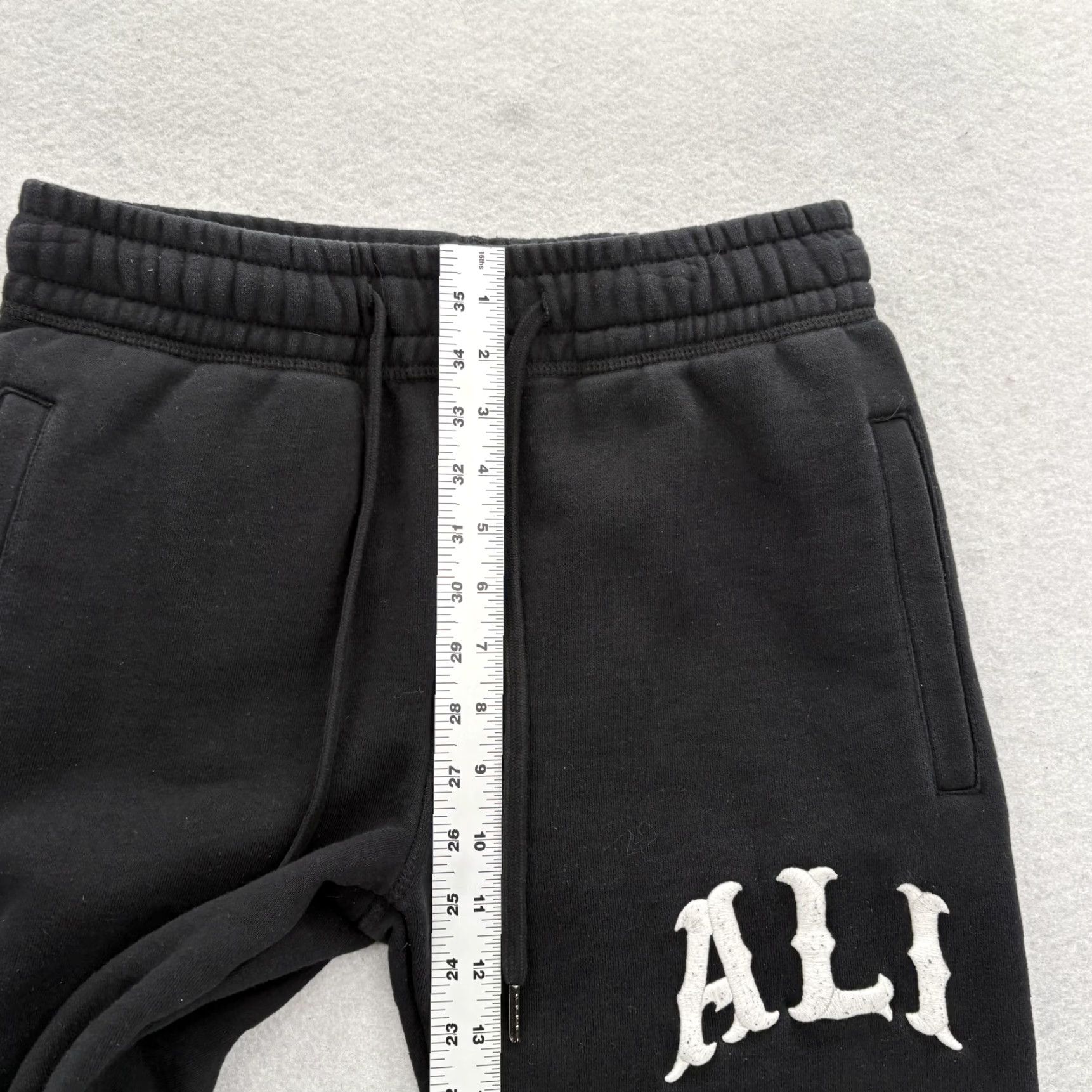 Palace VINTAGE? (No—not vintage per specs) Shoe Palace Muhammad Ali Fleece Jogger Pants Mens Small Black Drawstring Pockets Tapered Front Flat Front Size US 29 - 7 Thumbnail