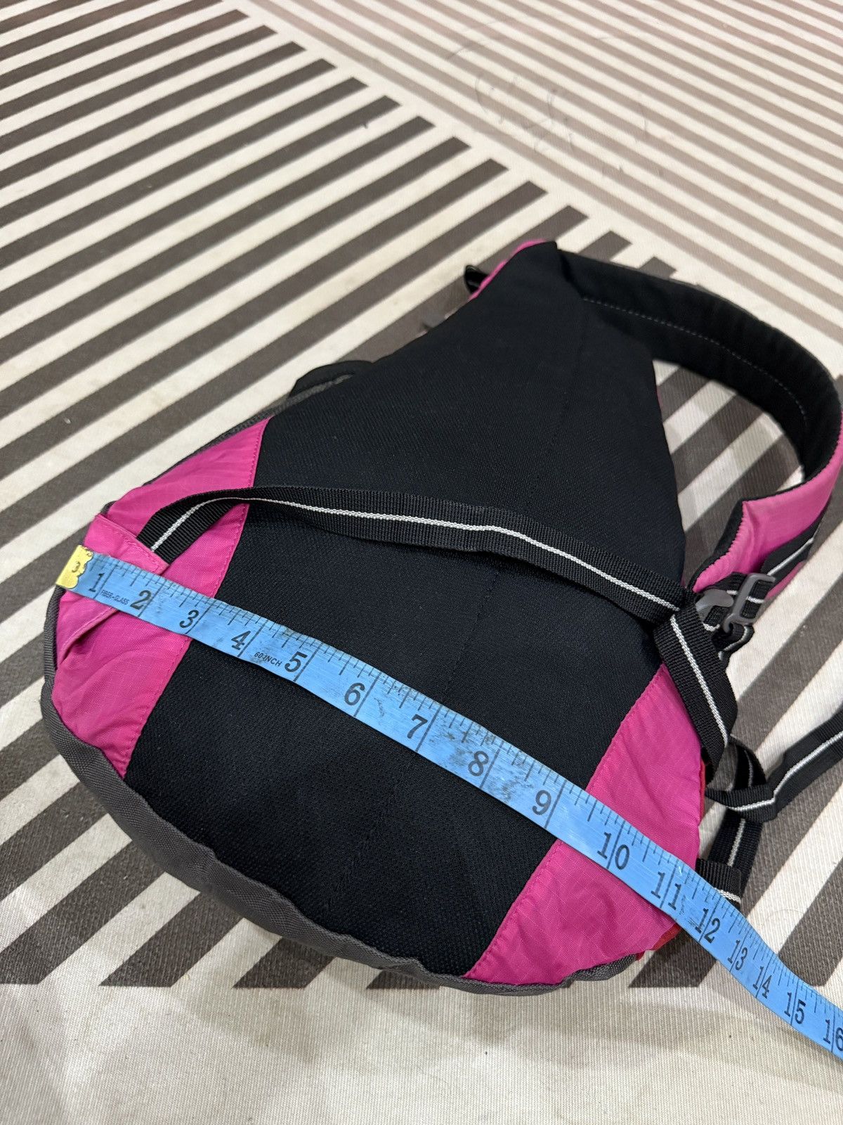 Nike 🔥🔥🔥ARCHIVE NIKE CROSSBODY BAG Size ONE SIZE - 8 Thumbnail