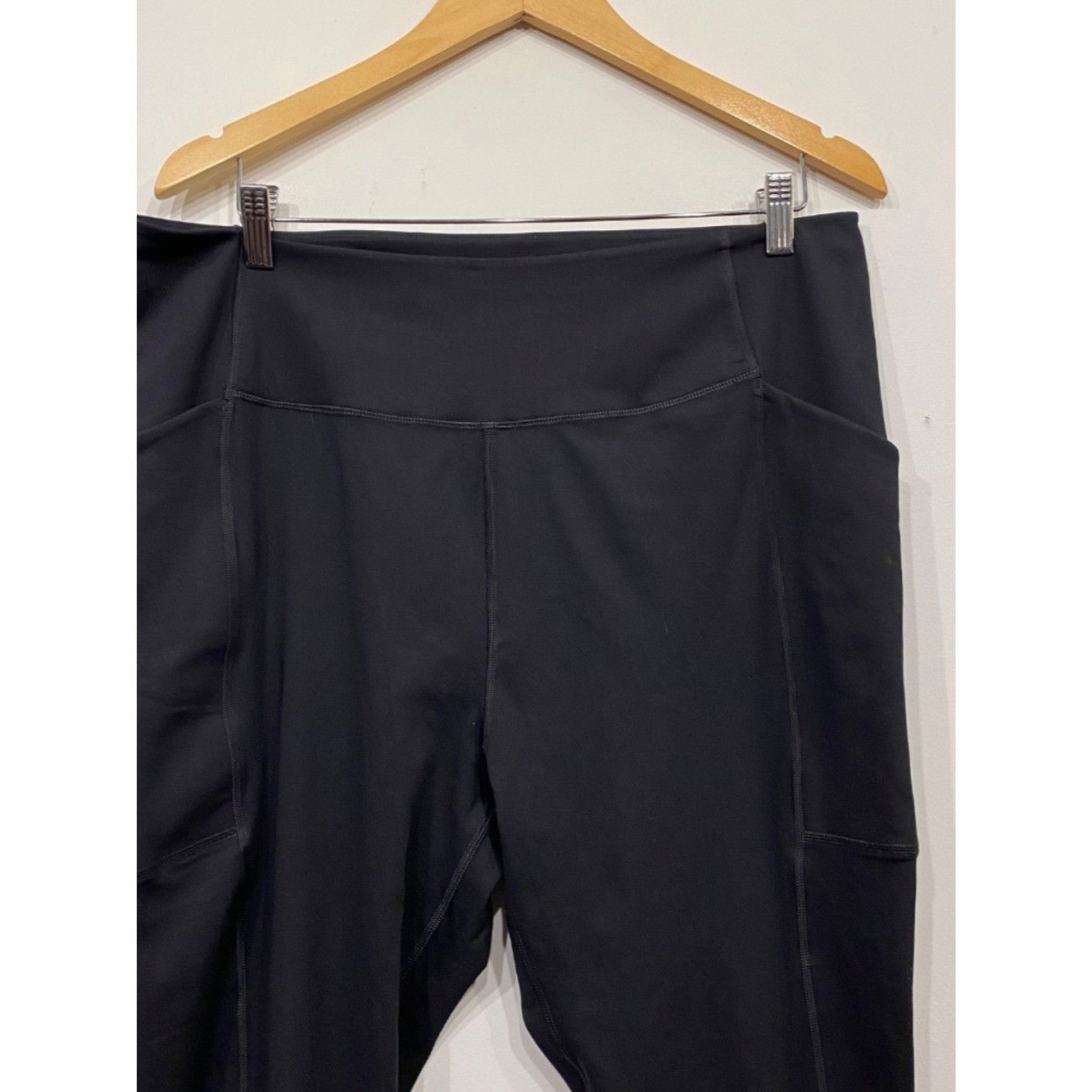 Girlfriend Collective Girlfriend Collective 7/8 Black High Waisted Leggings Size 4 Size 42" / US 20 - 2 Thumbnail