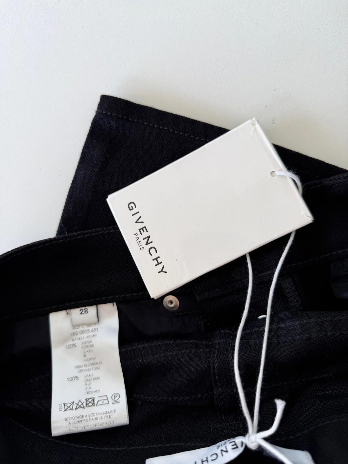 Givenchy new Givenchy mens denim jeans black leather patch 28 Size US 28 / EU 44 - 8 Thumbnail