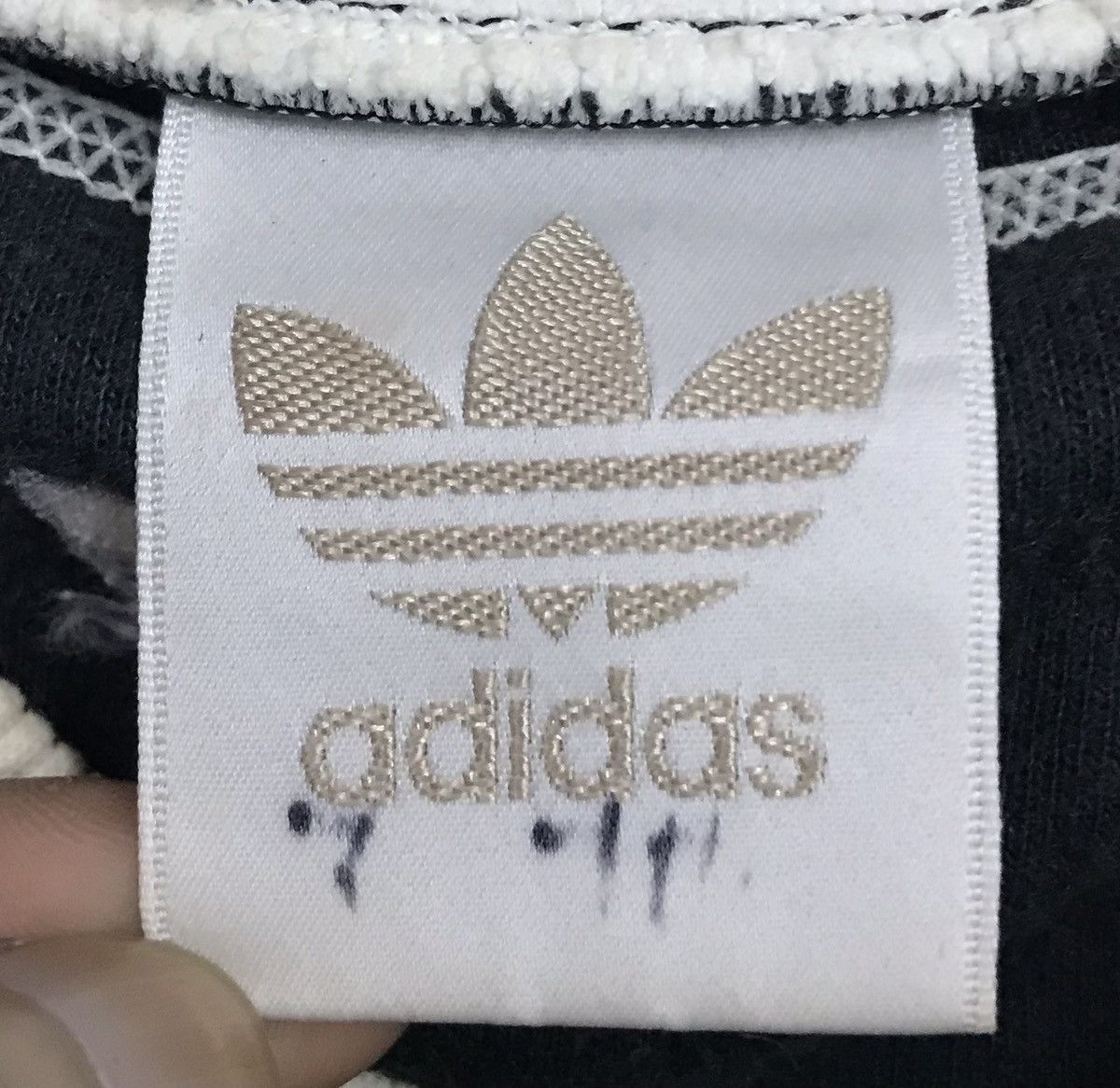 Adidas × Descente × Vintage Vintage Adidas Big Logo Sweatshirt Size US L / EU 52-54 / 3 - 12 Thumbnail