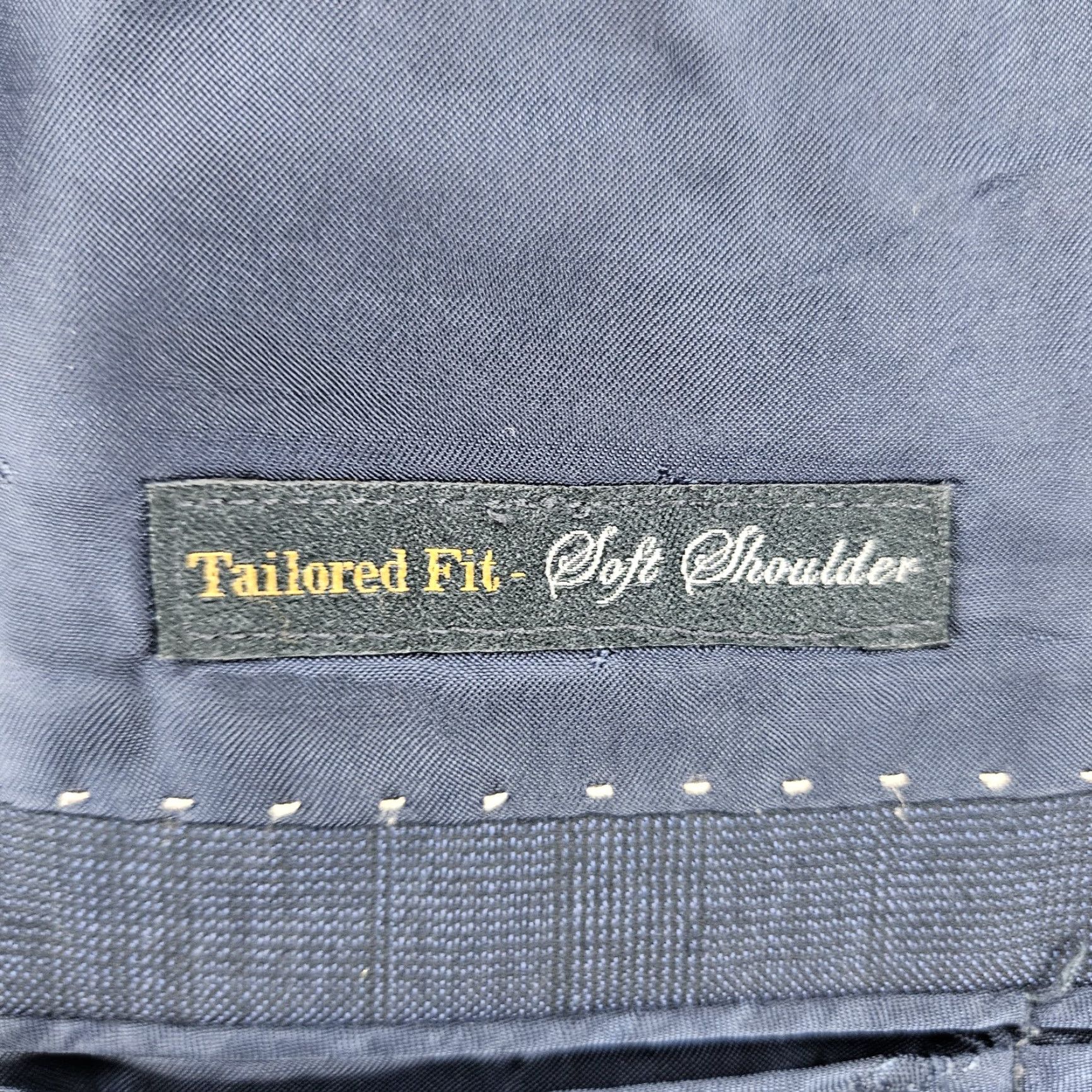 Jos. A. Bank Jos A Bank Reserve Navy 100% Wool Savile Tailored Fit Peak Blazer Sport Coat 41R Size 42R - 6 Thumbnail