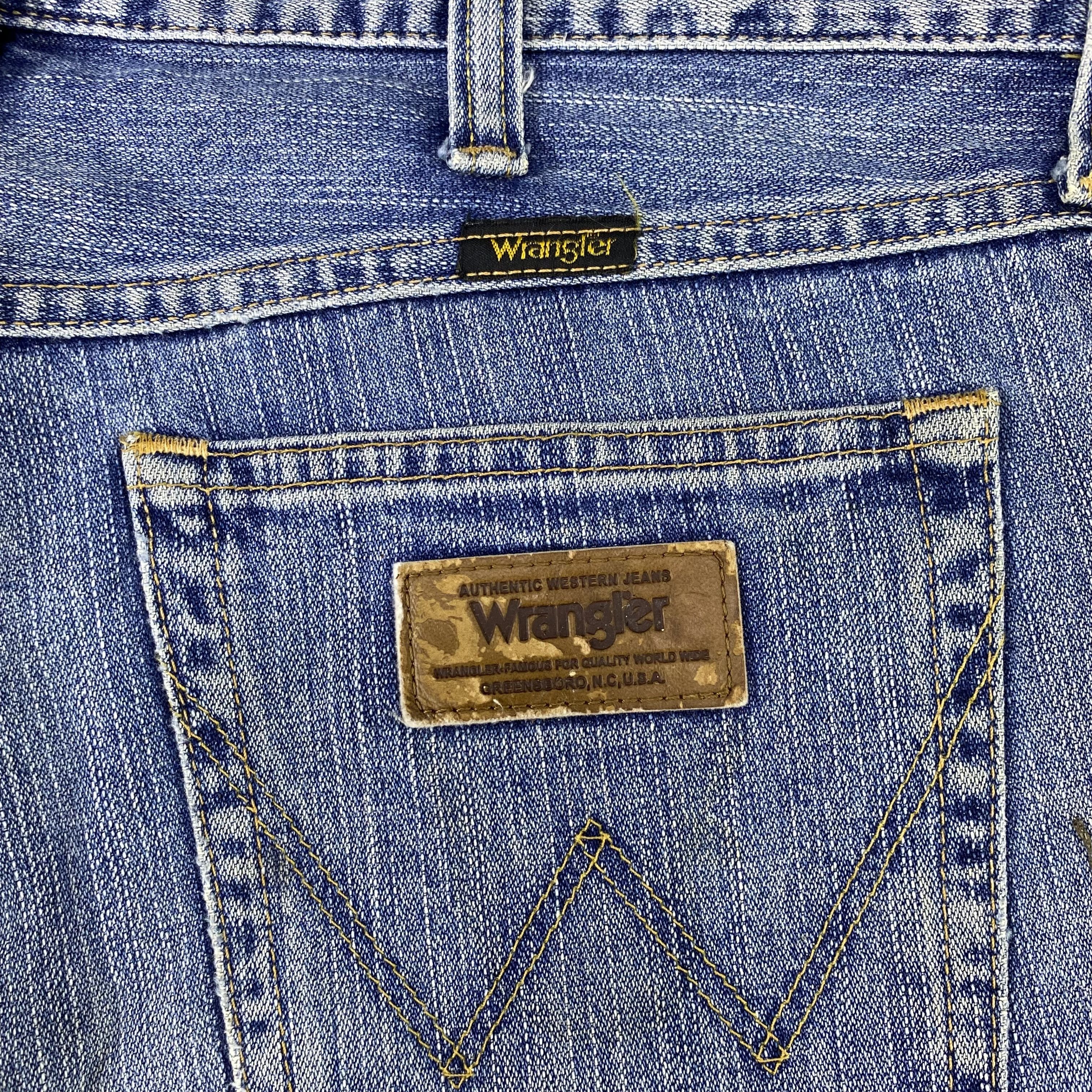 Vintage × Wrangler Vintage Wrangler Distress Blube Wash Jeans - J1149 Size US 35 - 14 Thumbnail