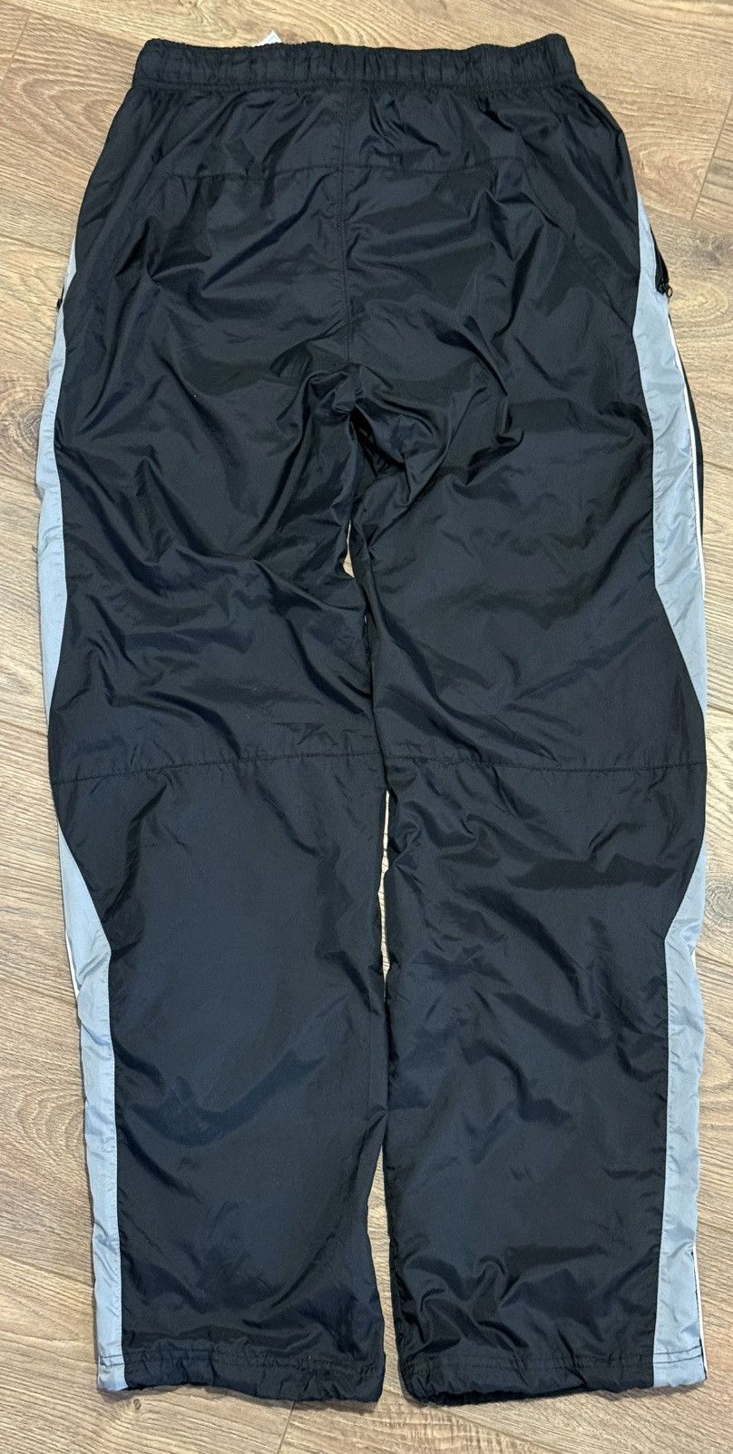 Nike Vintage Nike Nylon Track Pants Black Y2K Size US 32 / EU 48 - 3 Thumbnail