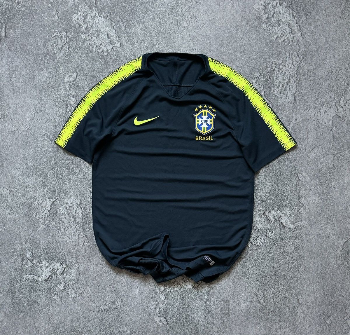 Nike Nike Brasil 🇧🇷 M tee T-shirt polo jersey 00s 90s Size US M / EU 48-50 / 2 - 1 Thumbnail