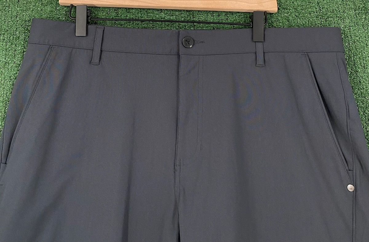 Vuori Vuori Meta Charcoal Dark Gray Performance Chino Shorts 38 Size US 38 / EU 54 - 2 Thumbnail