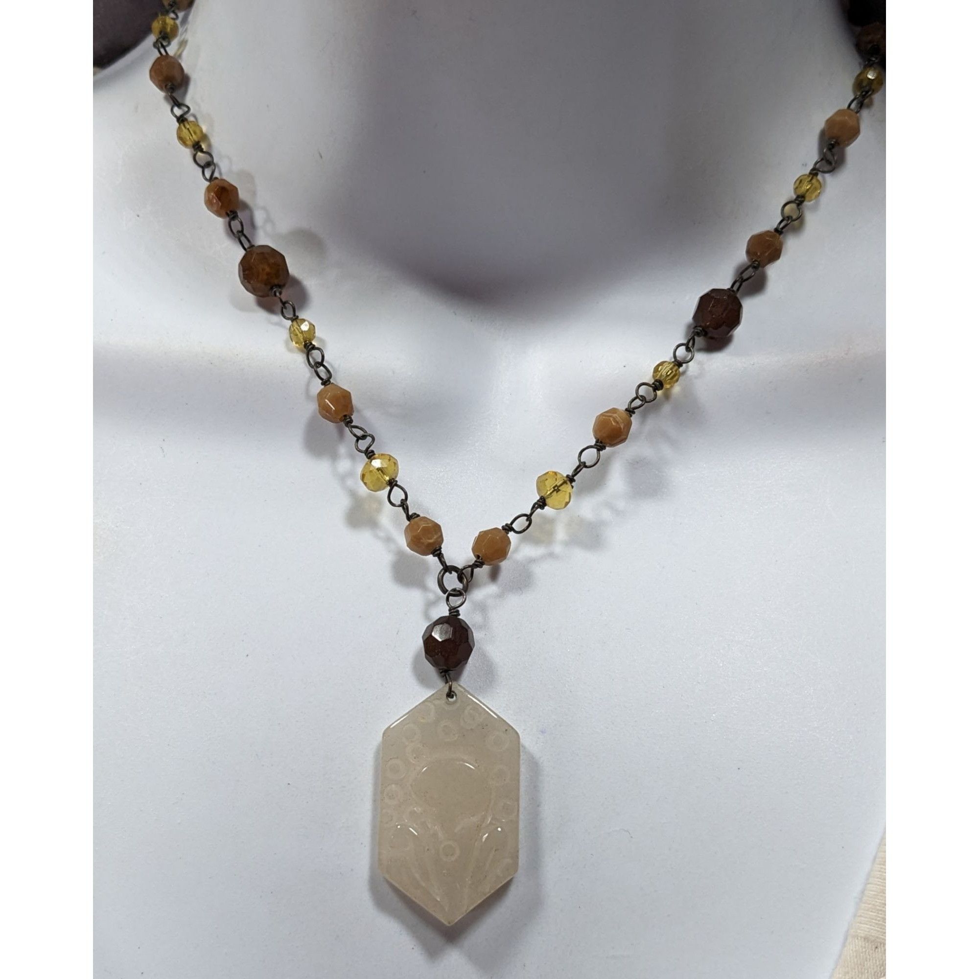 Other Vintage Carved Quartz Pendant Necklace With Beaded Chain Size ONE SIZE - 6 Thumbnail
