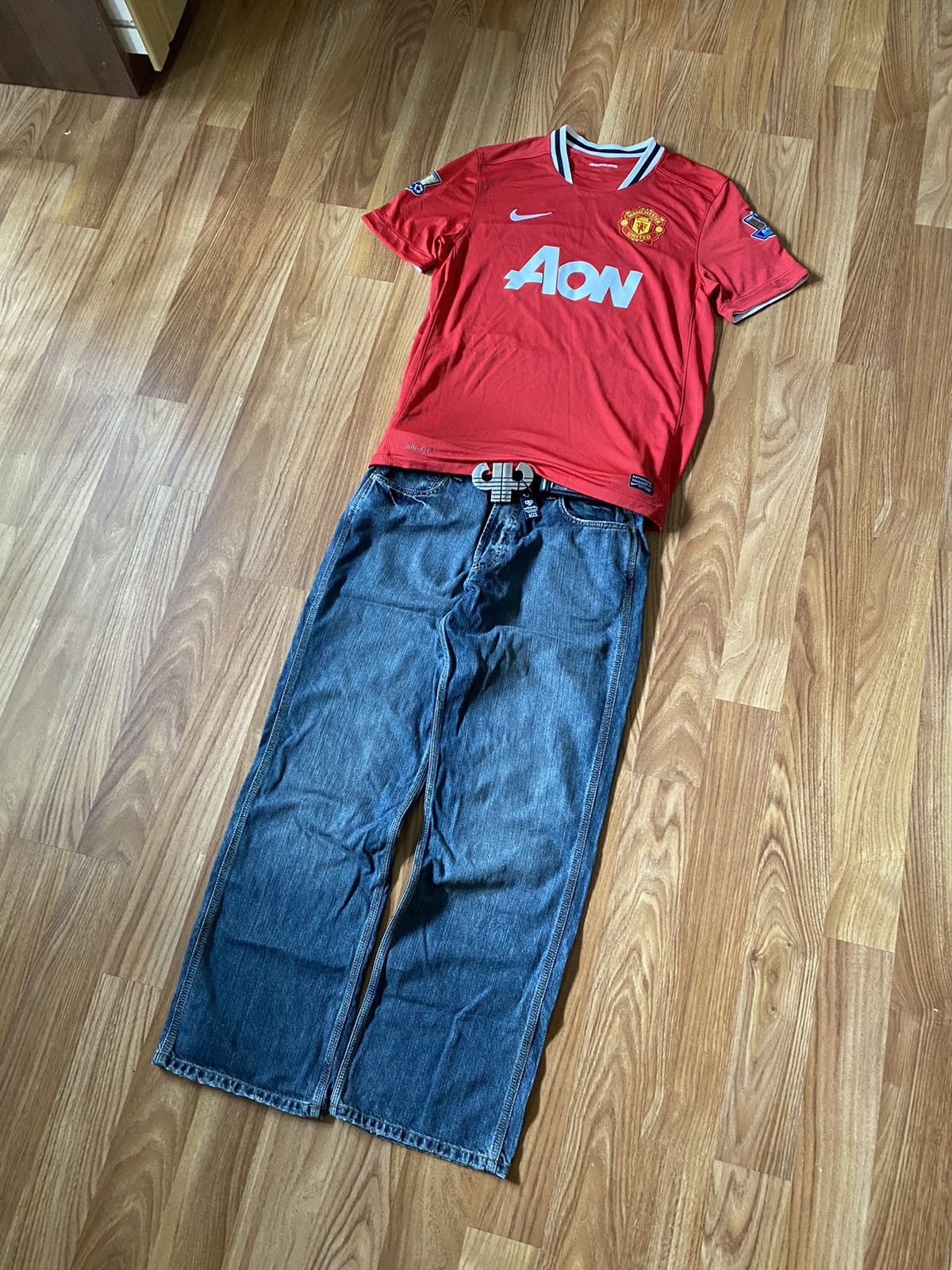 Nike Nike Manchester united giggs 2011-2012 season soccer jersey Size US L / EU 52-54 / 3 - 1 Thumbnail