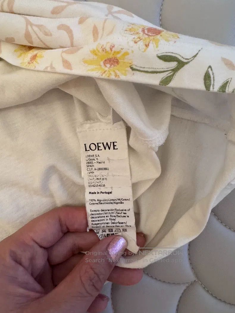 Loewe Loewe White short-sleeve T-shirt with large logo design an Size S / US 4 / IT 40 - 3 Thumbnail