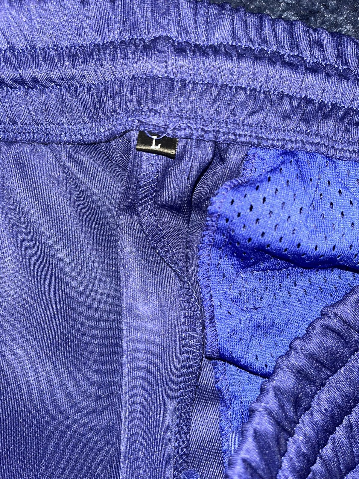 The GV Gallery Bella Hadid Sweats Size US 34 / EU 50 - 3 Thumbnail