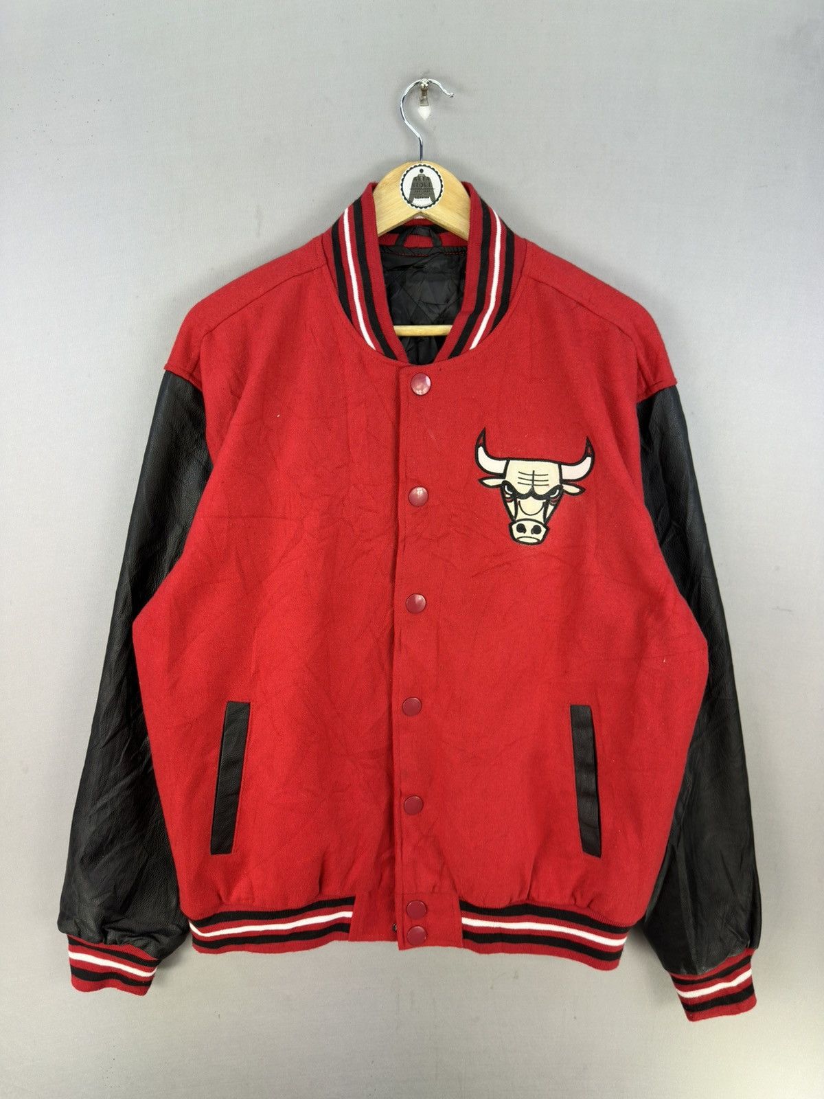 NBA NBA Official Merchandise Chicago Bulls Varsity Jacket Size US XL / EU 56 / 4 - 1 Thumbnail