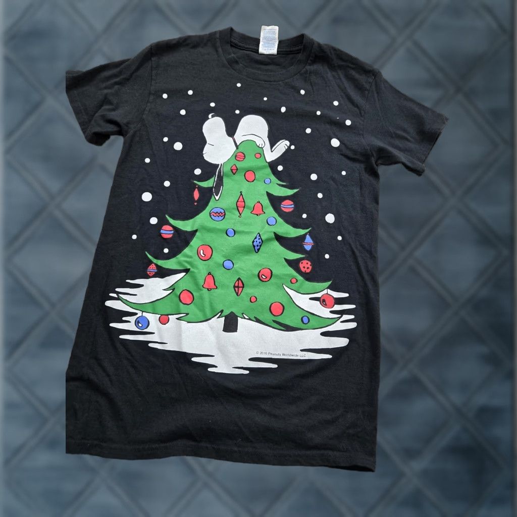 Vintage Peanuts Snoopy Christmas Shirt Mens Small Black Holiday Tree Graphic Tee 2016 Signed Delta Pro Weight Size US S / EU 44-46 / 1 - 1 Thumbnail