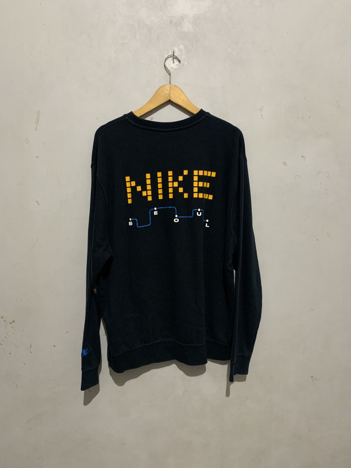 Nike Crewneck Nike Big Logo Seoul XXL (75x52) Original Authentic Size US XXL / EU 58 / 5 - 1 Thumbnail