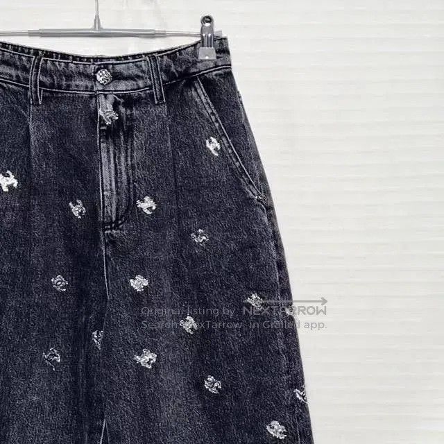 Chanel Chanel 21K Show Gray Silver CC Logo Jeans. Size 33" - 3 Thumbnail