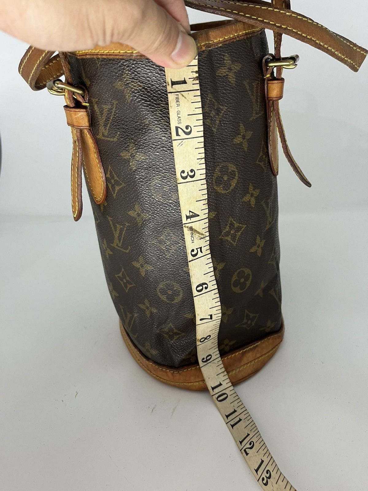 Louis Vuitton Authentic LOUIS VUITTON Bucket Bag Size ONE SIZE - 23 Thumbnail