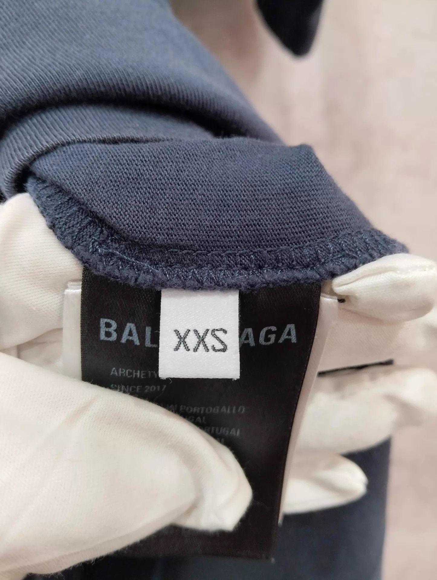 Balenciaga Balenciaga Coke Short Sleeve T-shirt XXS Size US XXS / EU 40 - 4 Thumbnail