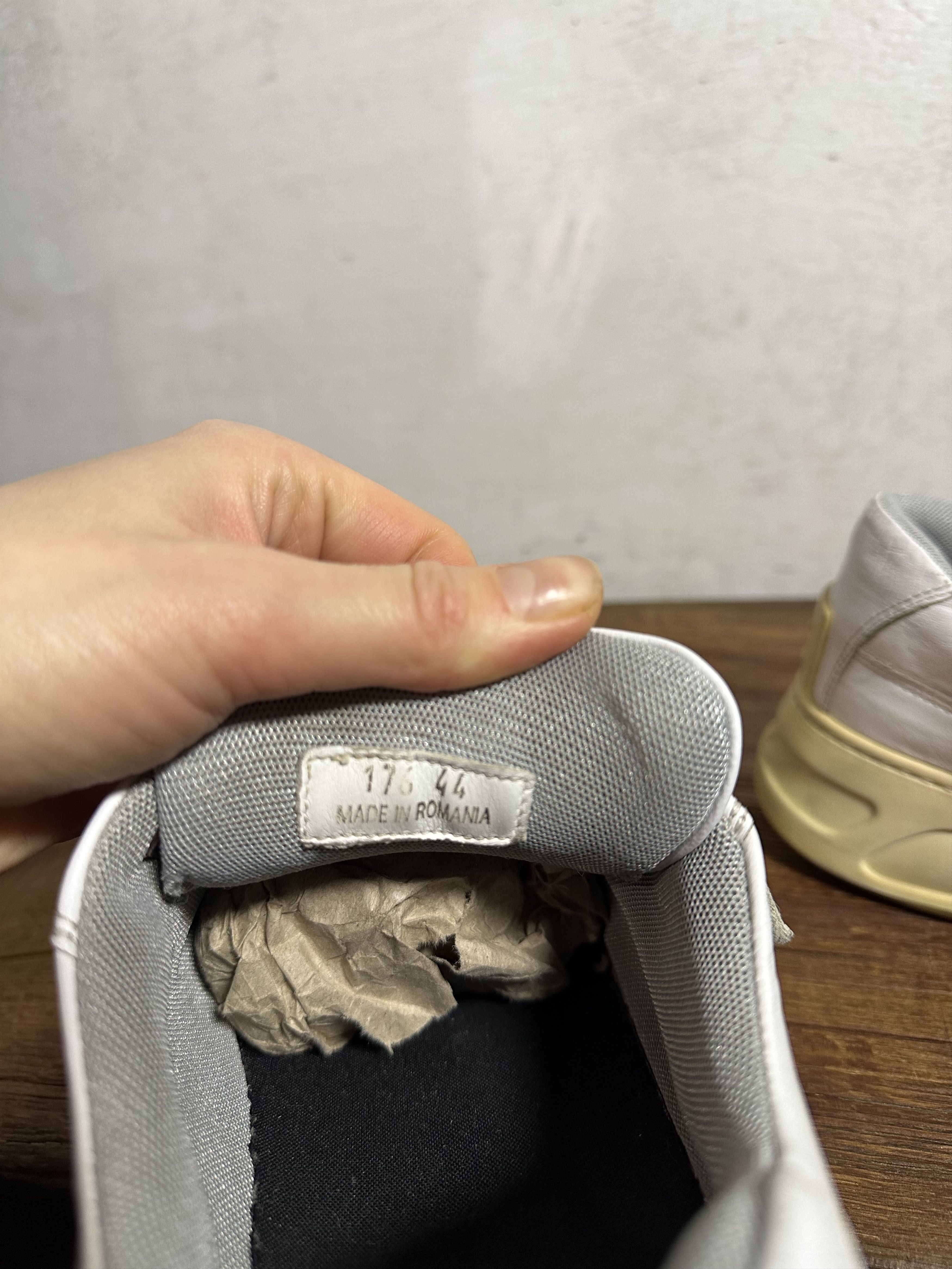 Acne Studios Acne Studios White Steffey Low-Top Sneakers Size US 11 / EU 44 - 11 Thumbnail