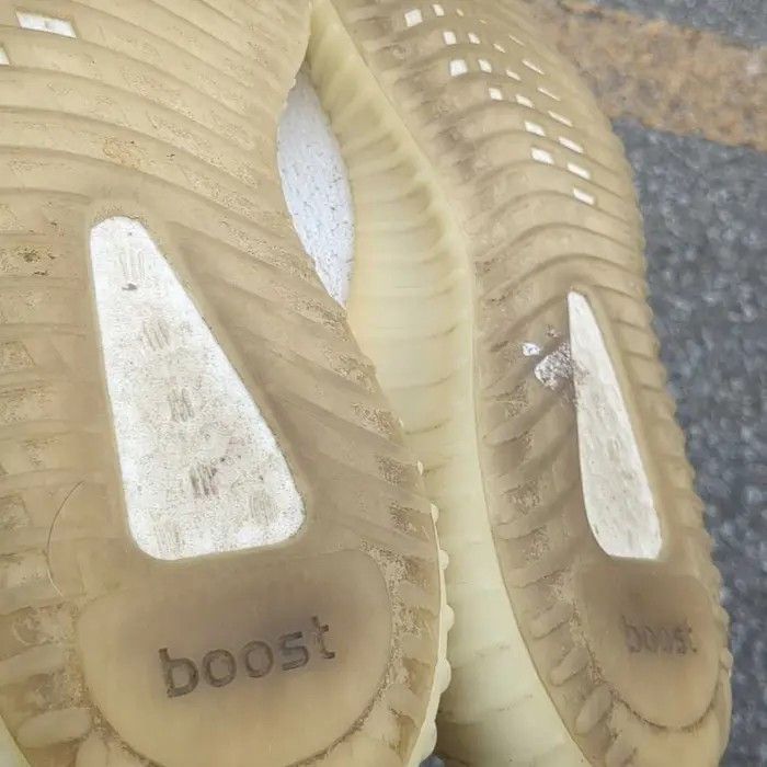 Adidas Adidas Yeezy Boost 350 V2 Cream White Triple CP9366 Size 6 Size US 7 / IT 37 - 8 Thumbnail