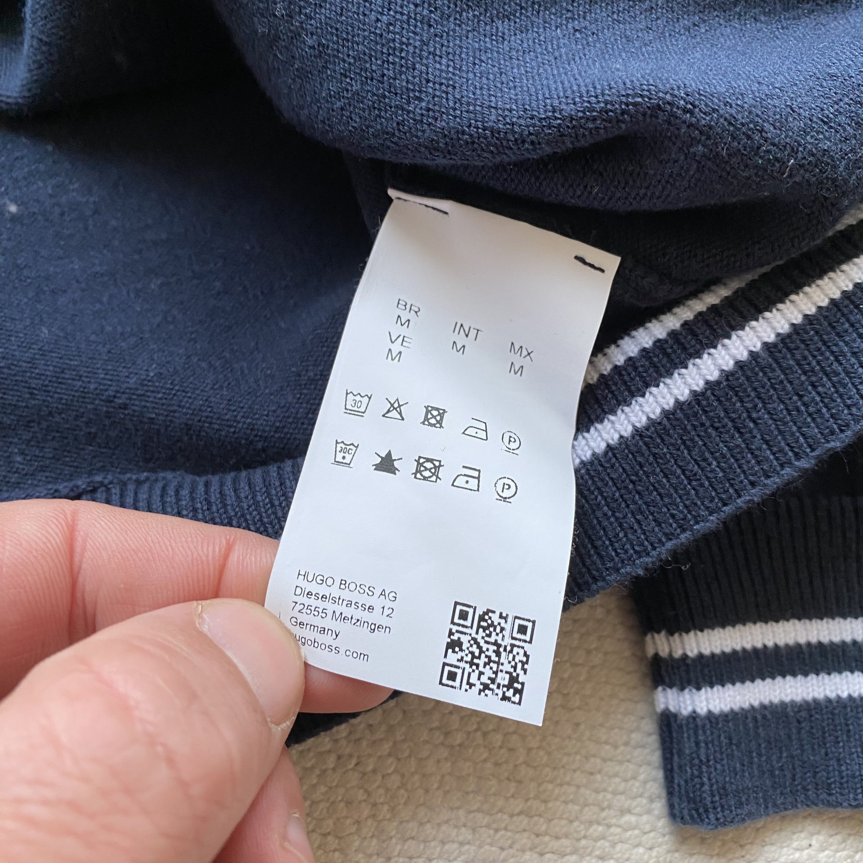 Hugo Boss 👔 Hugo Boss Classic sweater light mini logo oldmoney Size US M / EU 48-50 / 2 - 7 Thumbnail
