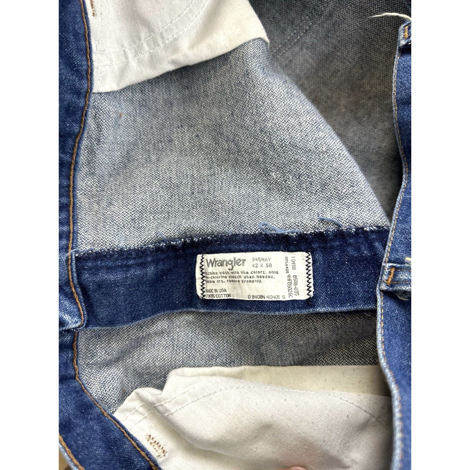 Wrangler VINTAGE Wrangler Jeans Mens 40 x 29 Blue Denim Cowboy Bootcut 945NAY USA Wrangler 945 NAY Pockets Zip Easy Care Size US 29 - 4 Thumbnail