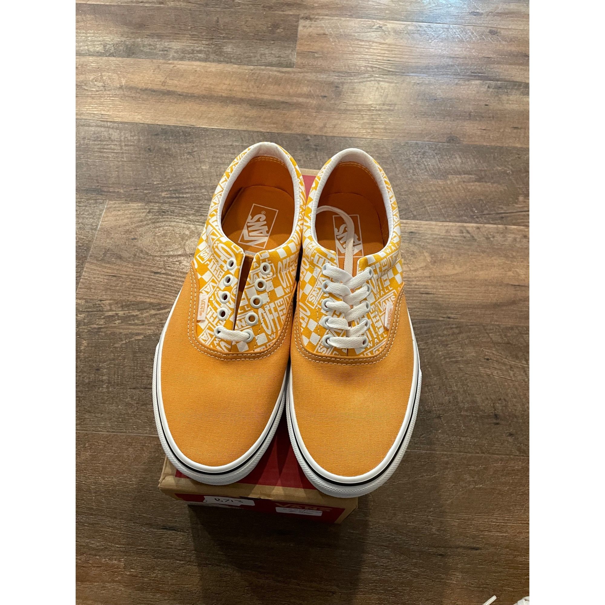 Vans Vans Era Off The Wall Golden Nugget VN0A54F13S61 Men’s 9.5 W Size US 9.5 / EU 42-43 - 4 Thumbnail