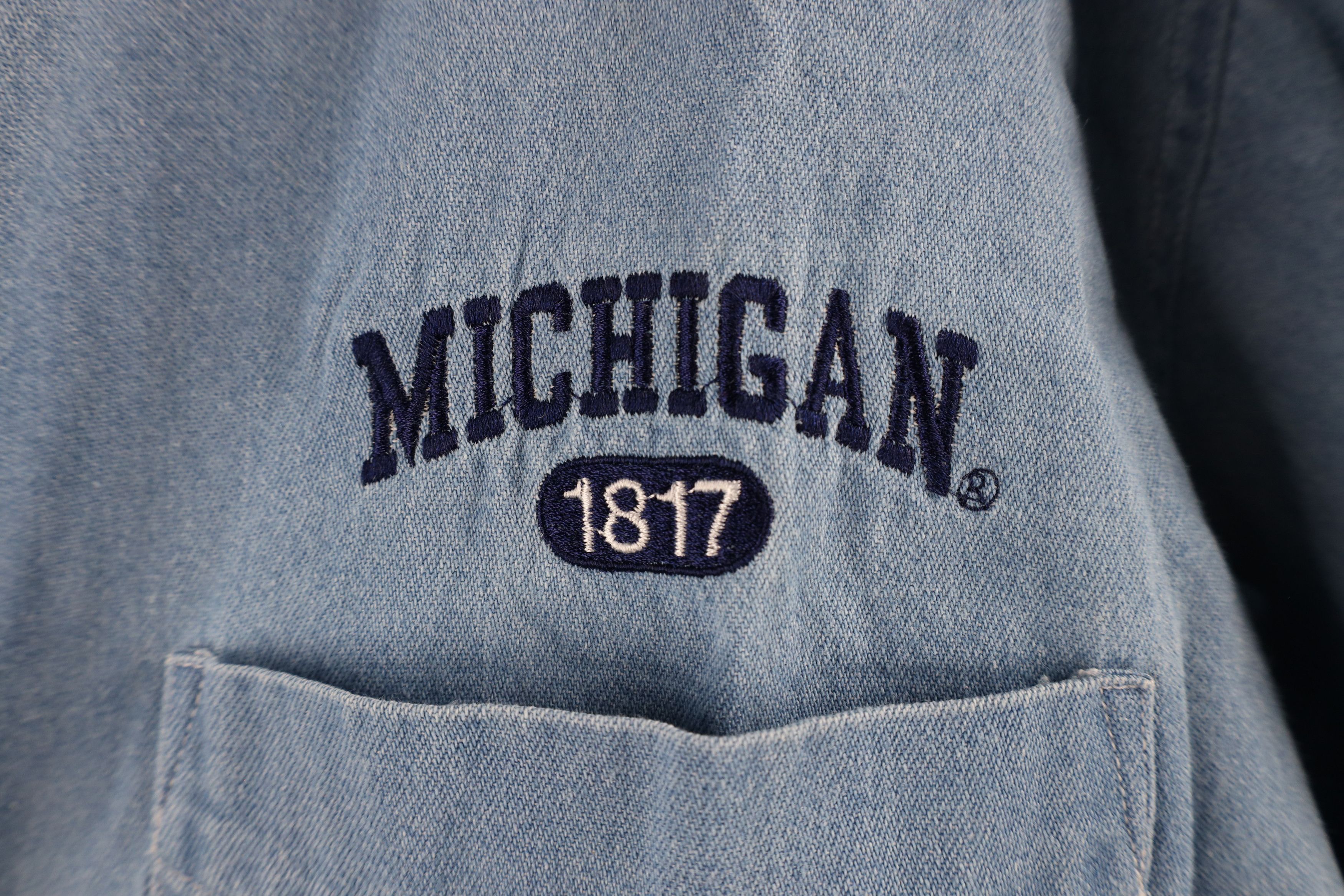 Vintage Vintage 90s Out University of Michigan Denim Button Shirt Size US L / EU 52-54 / 3 - 4 Thumbnail