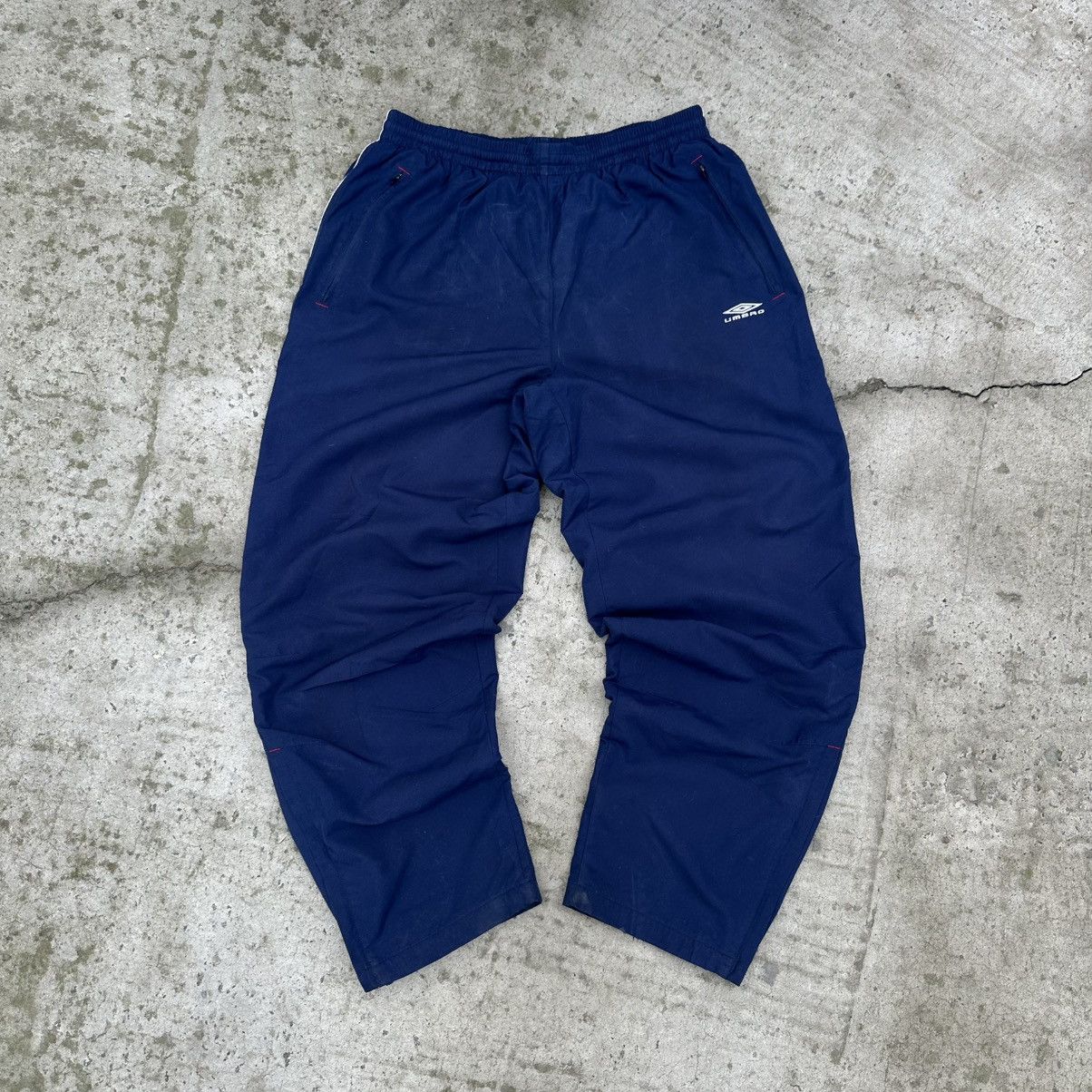 Umbro Vintage Umbro Joggers Baggy Pants Sport-wear Rap 90s Y2K Size US 36 / EU 52 - 1 Thumbnail