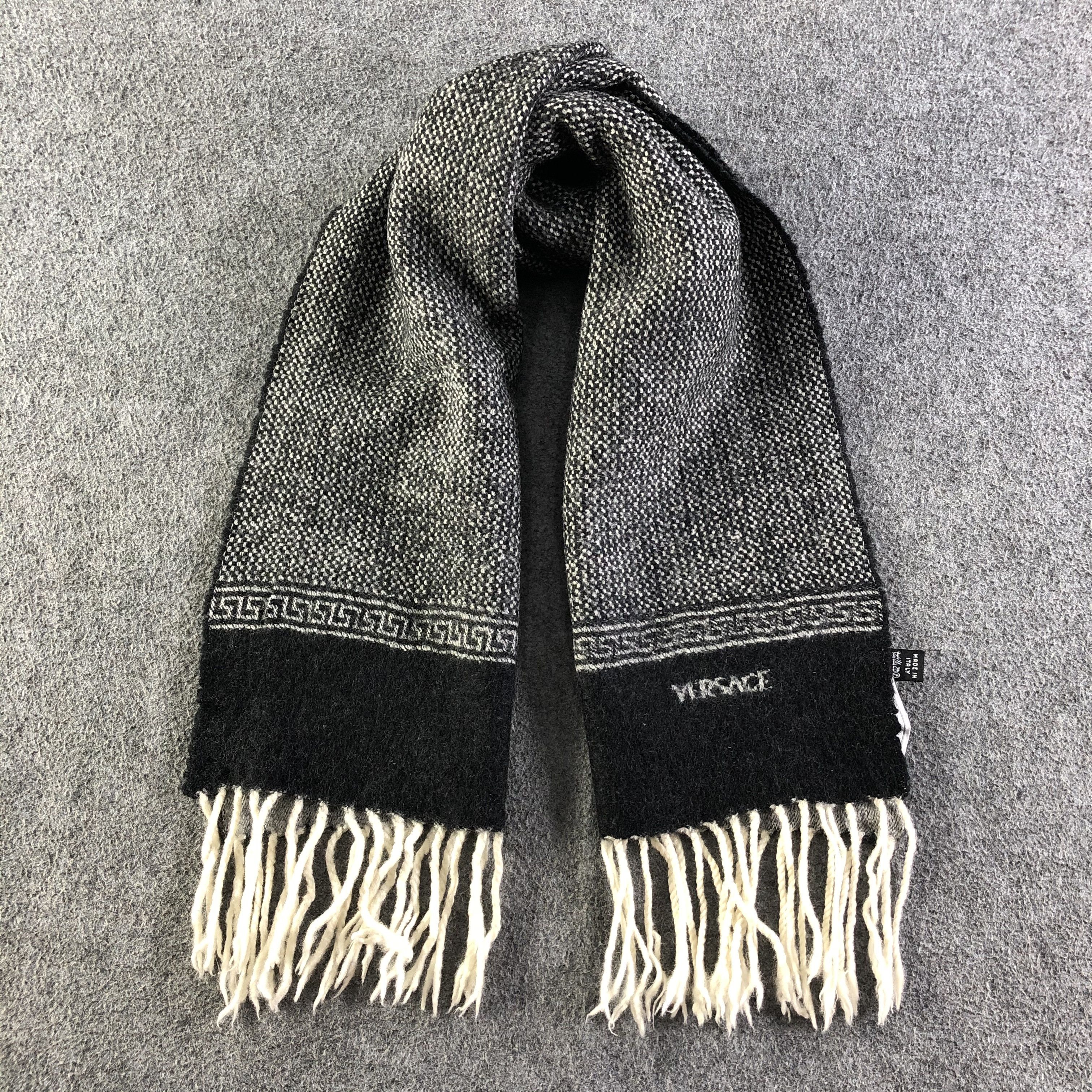 Versace Versace Wool Scarf / Muffler / Neckwear P612 Size ONE SIZE - 1 Thumbnail