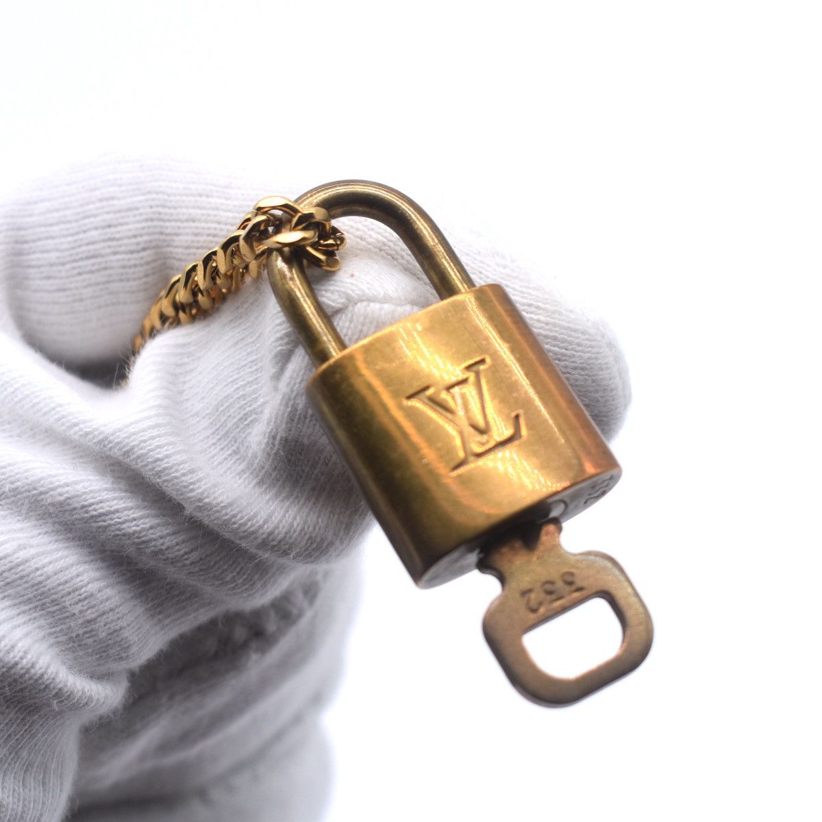 Louis Vuitton Vintage Reworked Louis Vuitton Padlock Necklace Size ONE SIZE - 7 Thumbnail