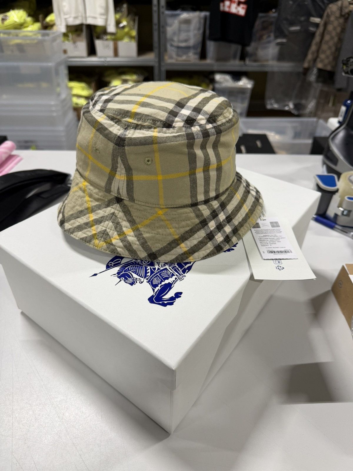 Burberry Burberry Classic Check Bucket Hat 600$ Size ONE SIZE - 1 Thumbnail