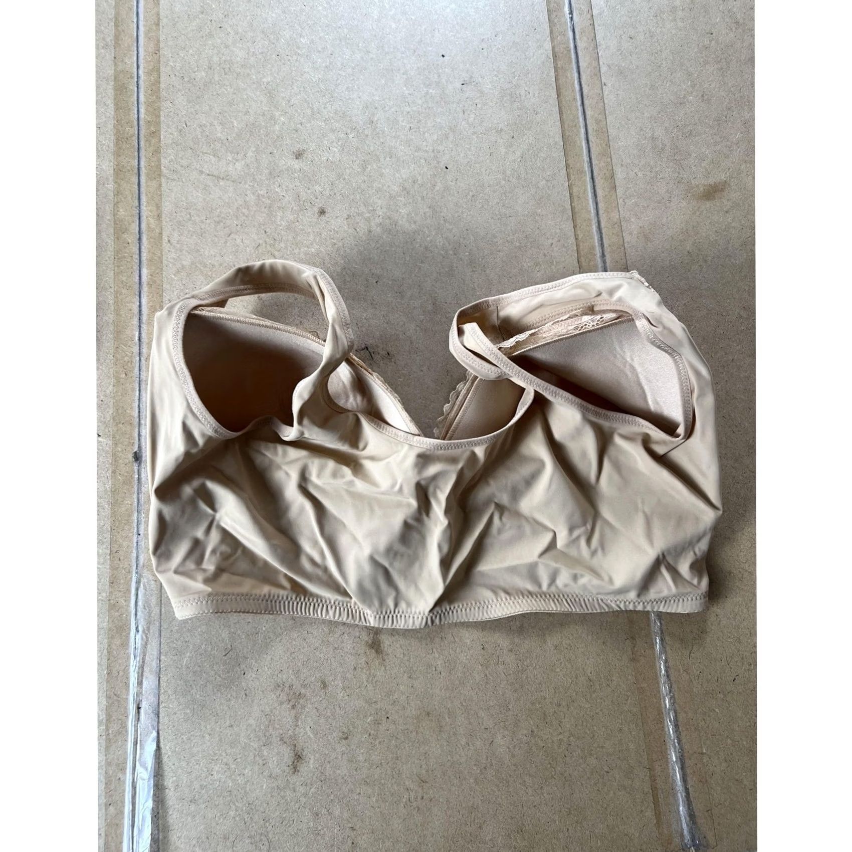 Vintage Lucy Breeze Bra Womens 46B Beige Longline Molded Lightly Lined Lace Nylon Spandex Wireless Pullover Full Coverage Size ONE SIZE - 3 Thumbnail