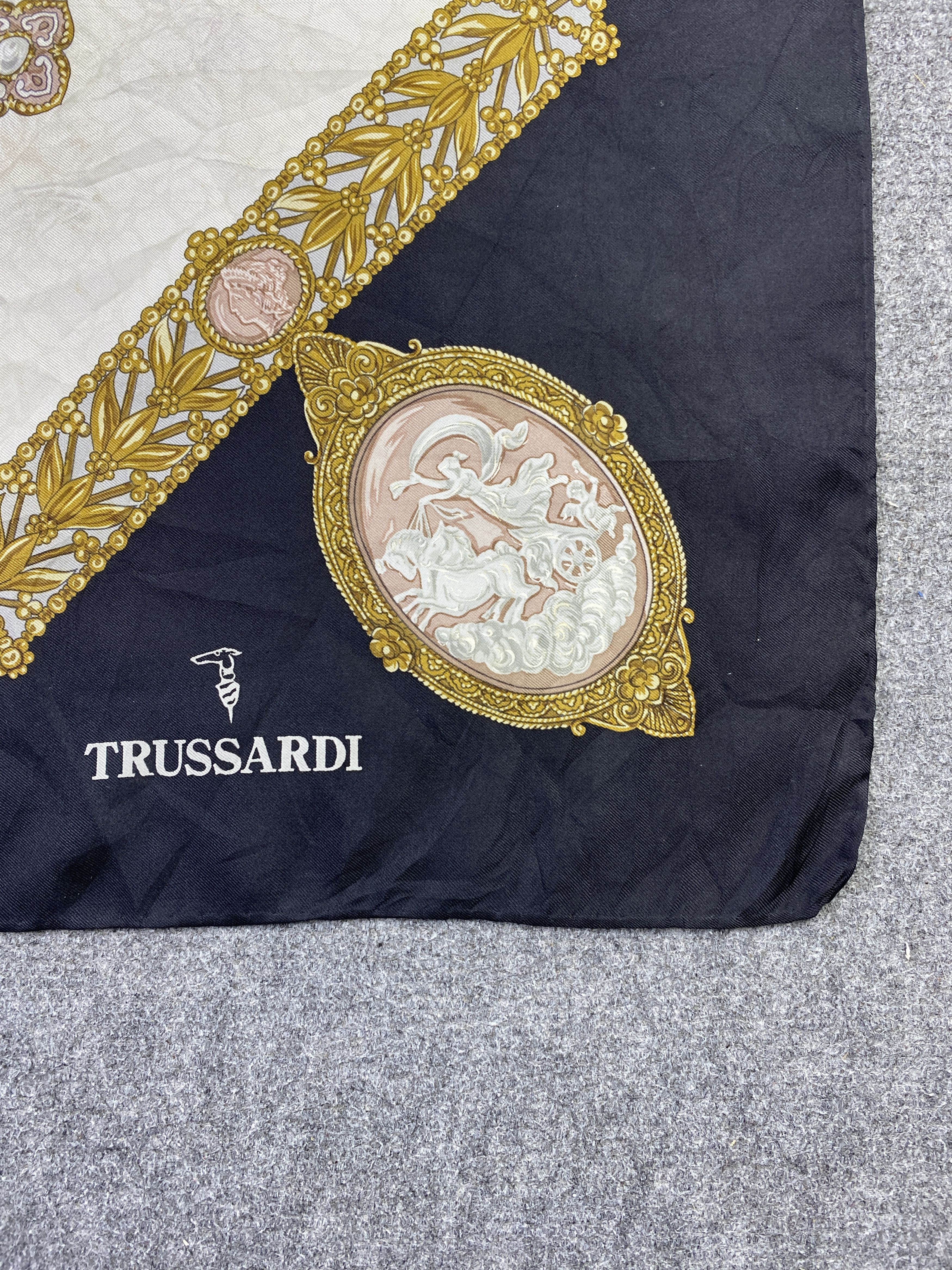 Trussardi Vintage Trussardi Silk Scarf / Silk Shawl SN0279 Size ONE SIZE - 4 Thumbnail
